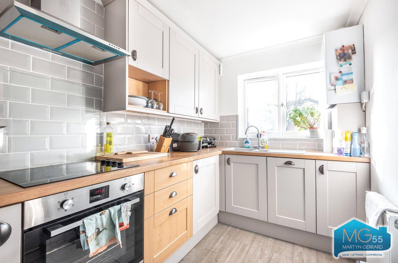 2 bedroom Apartment to rent - Martyn Gerrard