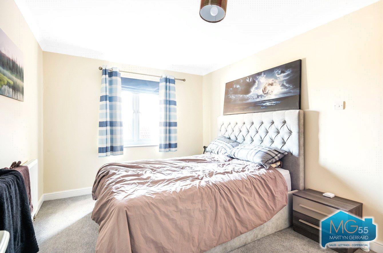 2 bedroom Apartment to rent - Martyn Gerrard