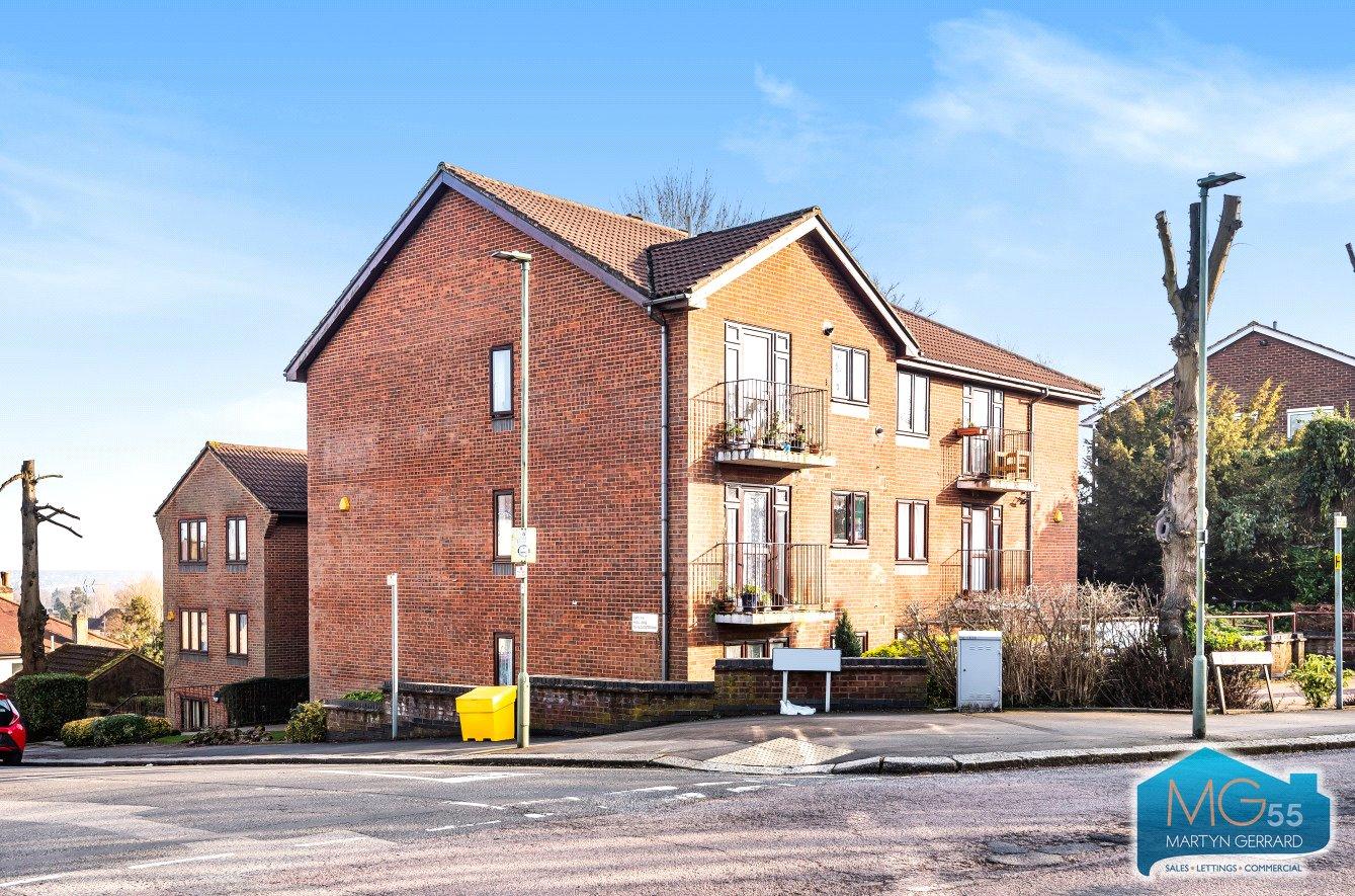 2 bedroom Apartment to rent - Martyn Gerrard