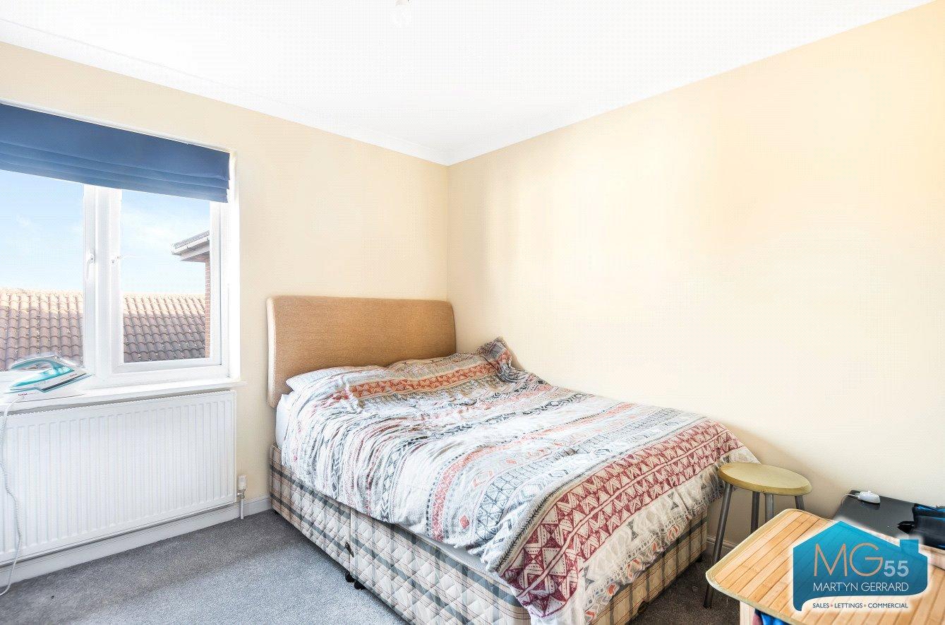 2 bedroom Apartment to rent - Martyn Gerrard