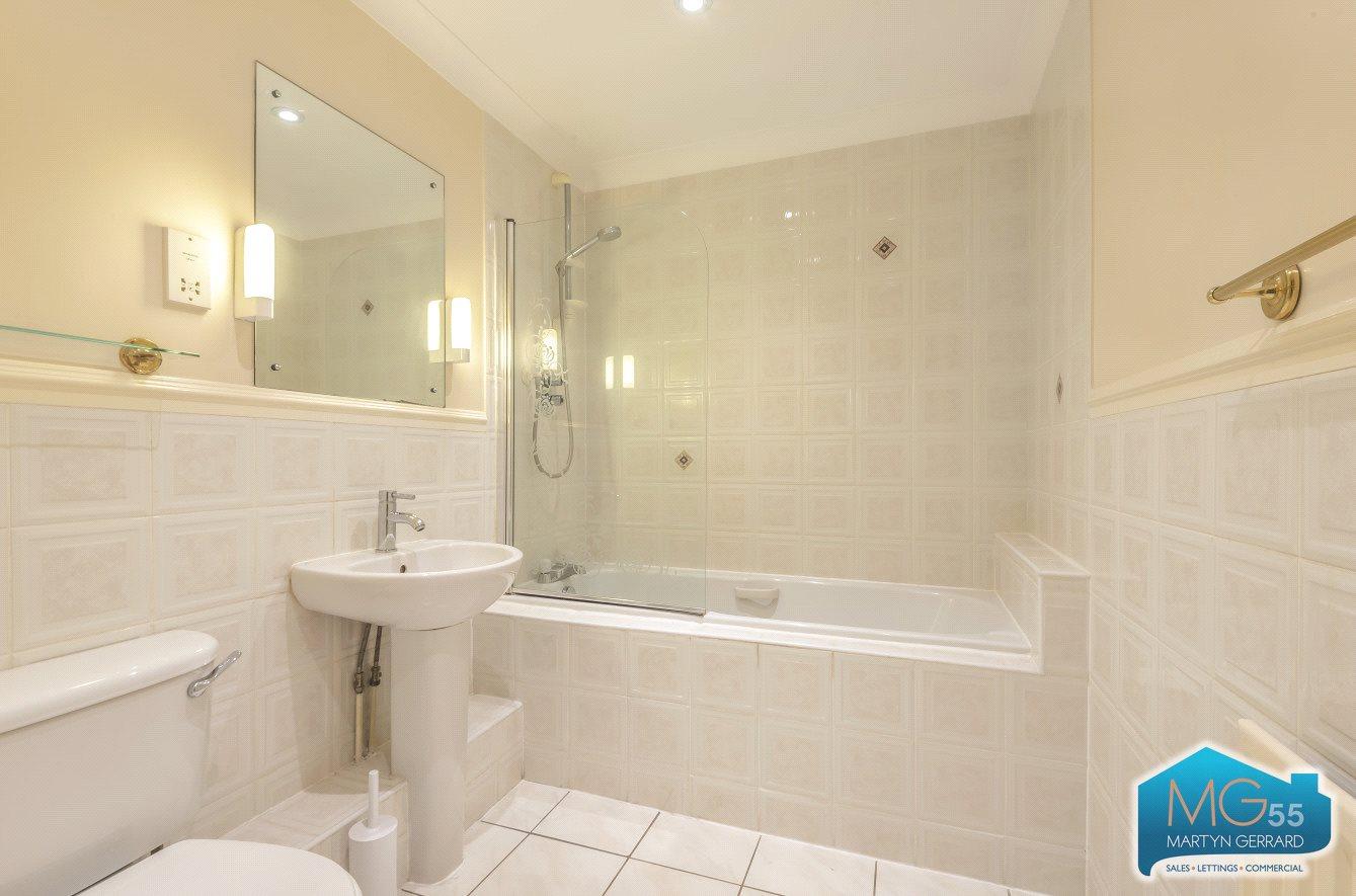2 bedroom Apartment to rent - Martyn Gerrard