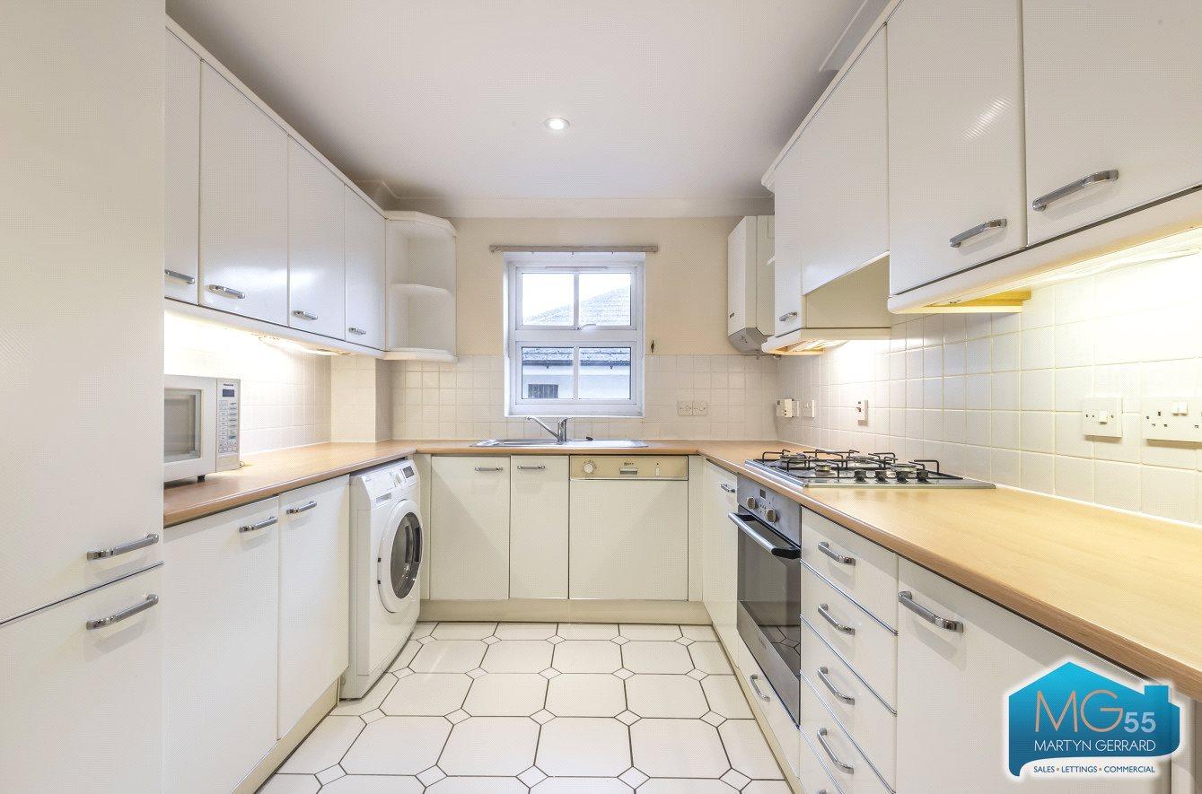 2 bedroom Apartment to rent - Martyn Gerrard