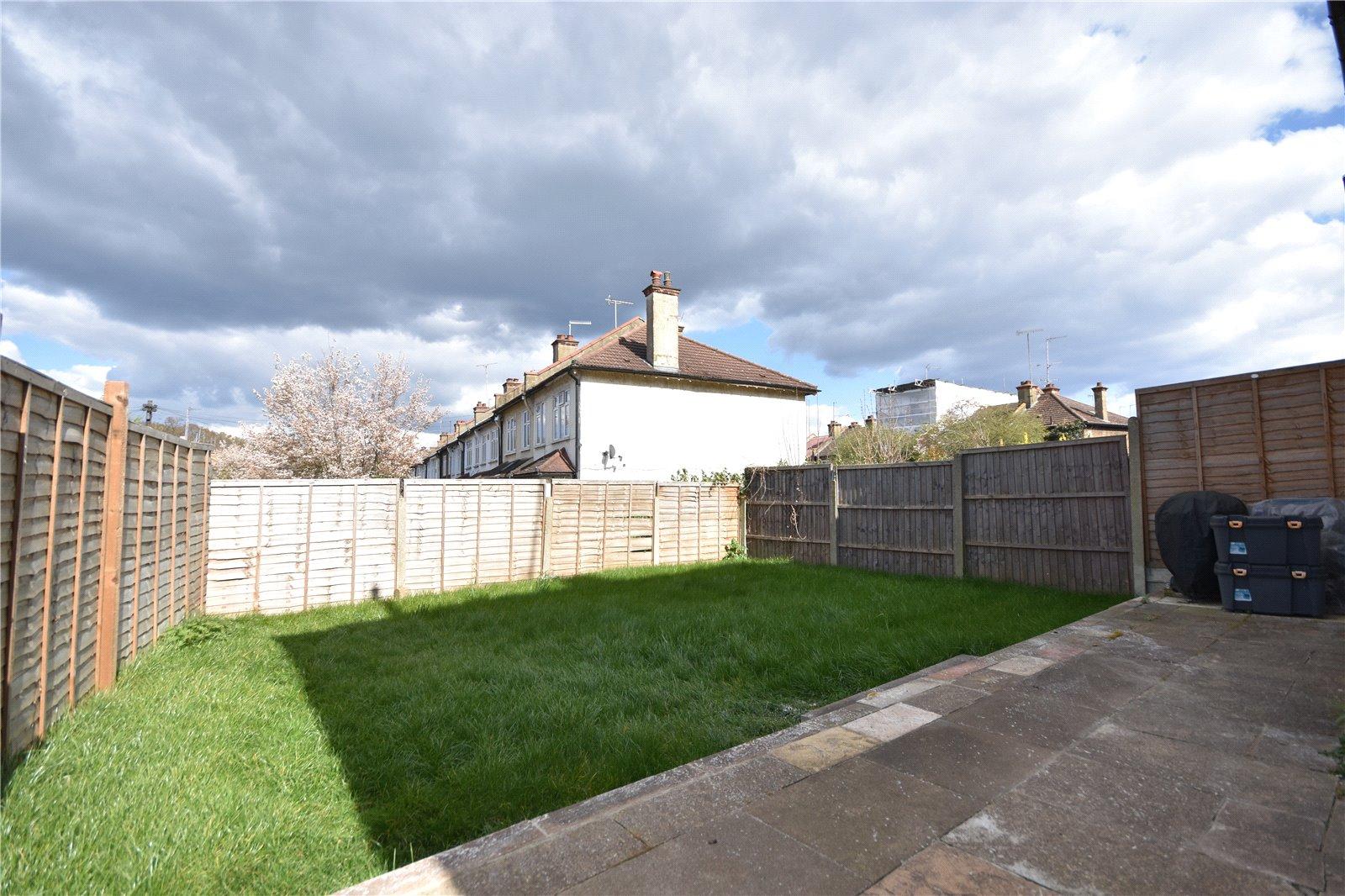 3 bedroom End of Terrace House to rent - Martyn Gerrard