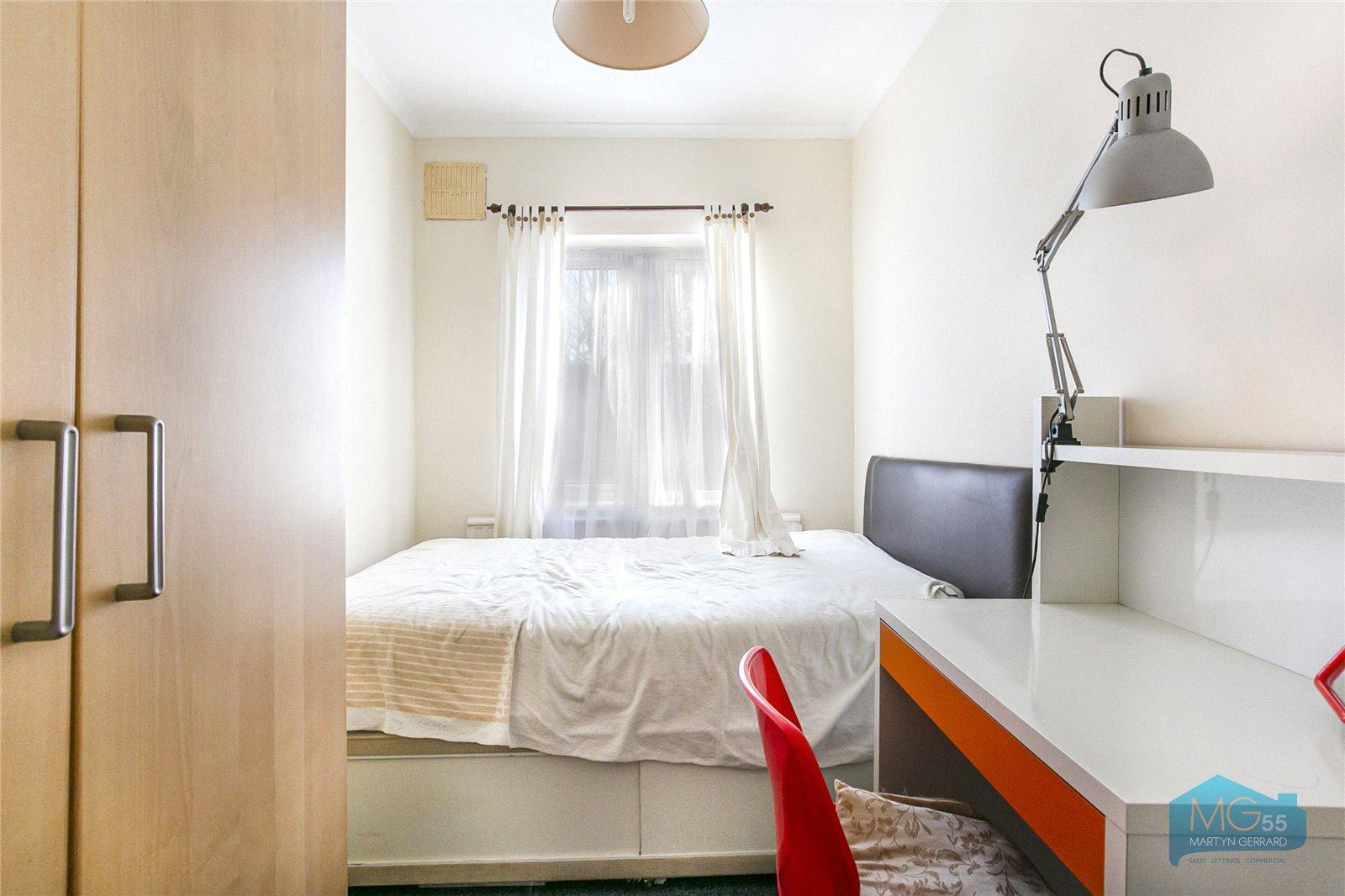 2 bedroom Ground Floor Flat to rent - Martyn Gerrard