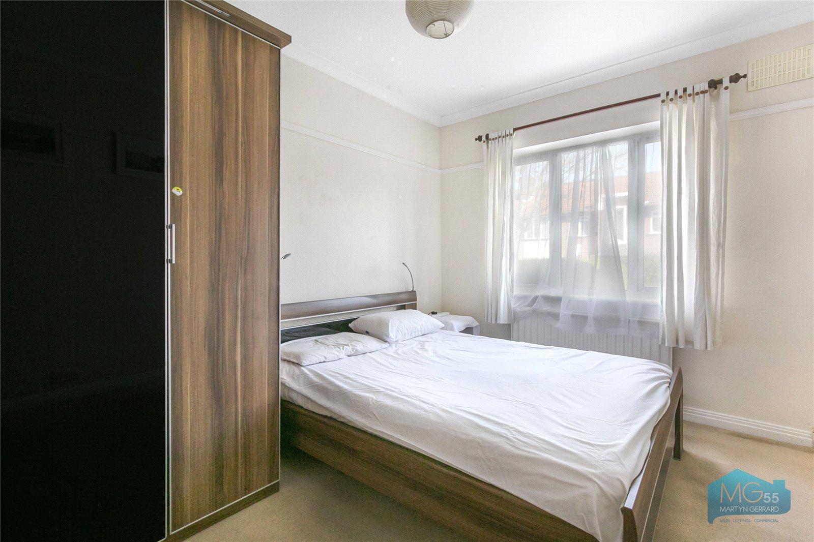 2 bedroom Ground Floor Flat to rent - Martyn Gerrard