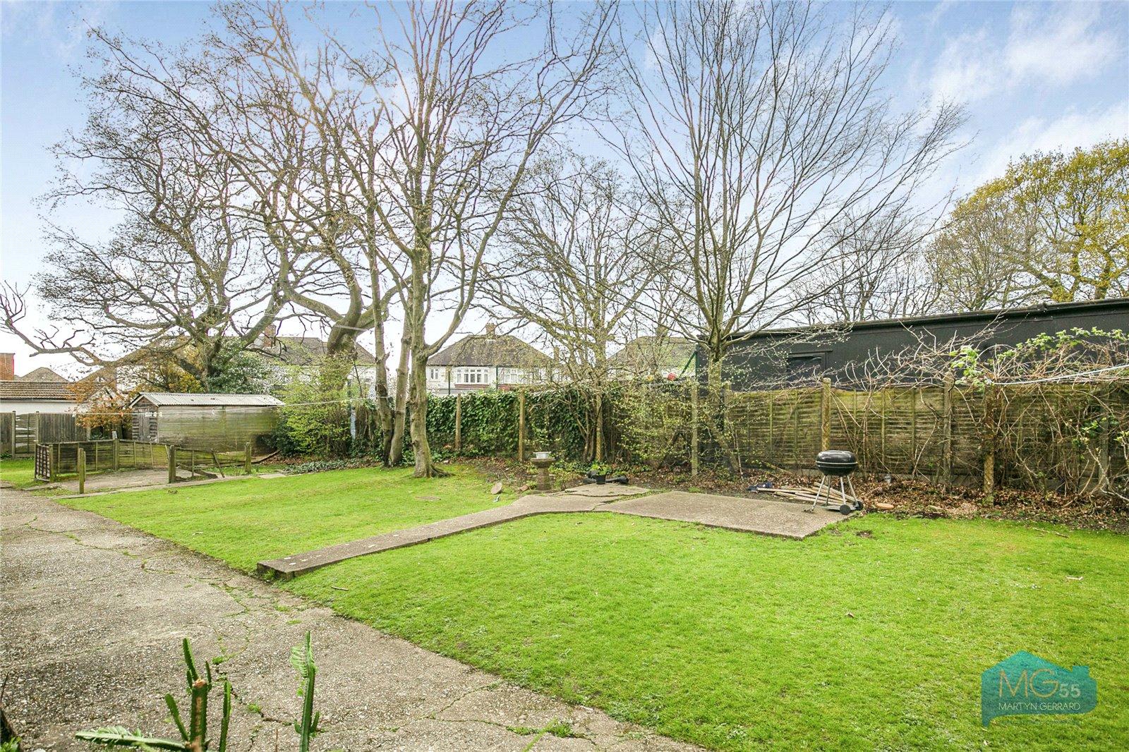 2 bedroom Ground Floor Flat to rent - Martyn Gerrard