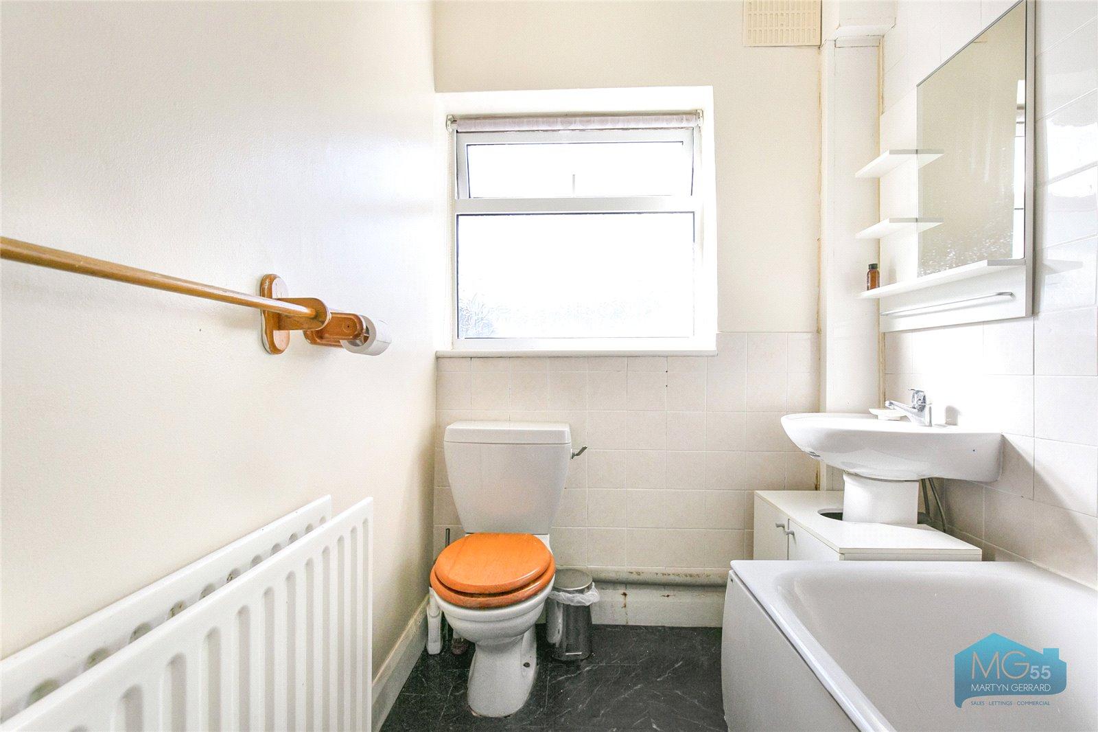 2 bedroom Ground Floor Flat to rent - Martyn Gerrard