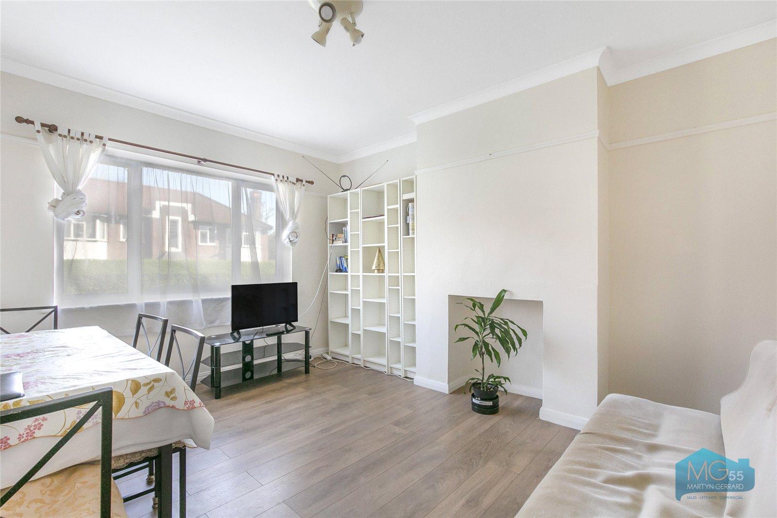 2 bedroom Ground Floor Flat to rent - Martyn Gerrard