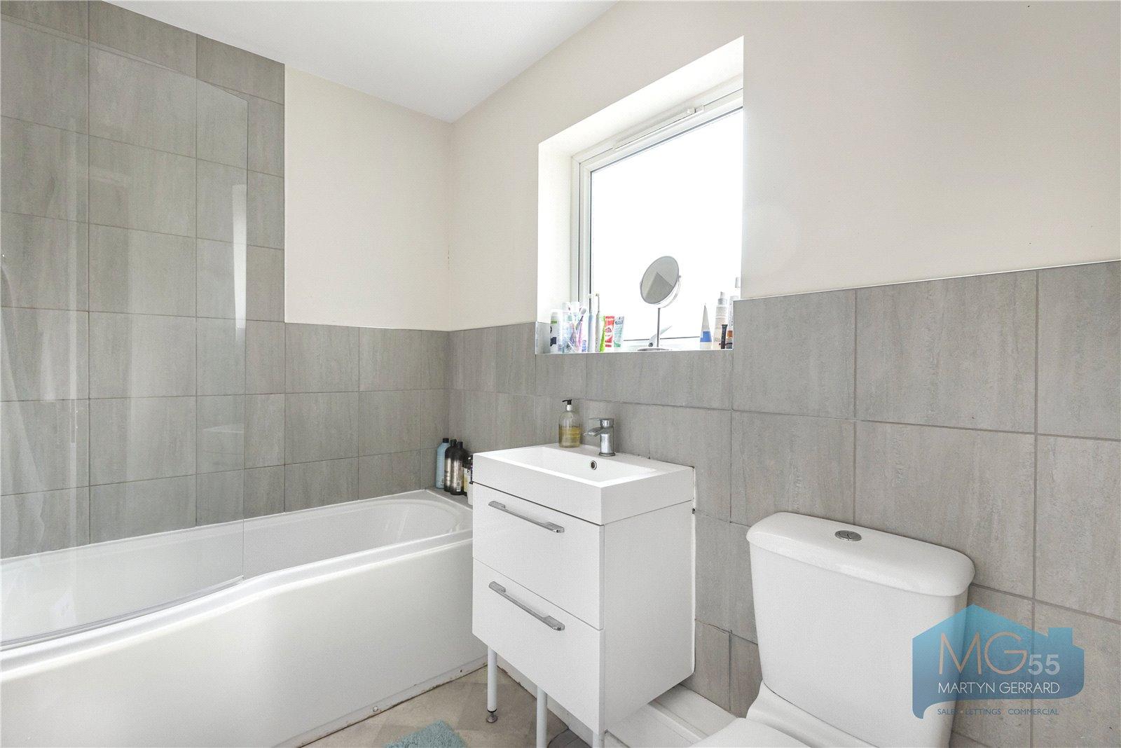 3 bedroom End of Terrace House to rent - Martyn Gerrard