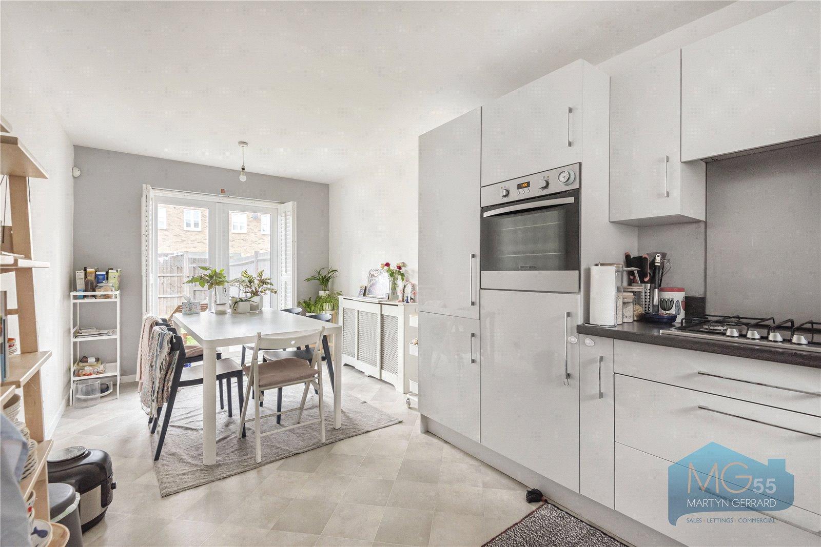 3 bedroom End of Terrace House to rent - Martyn Gerrard
