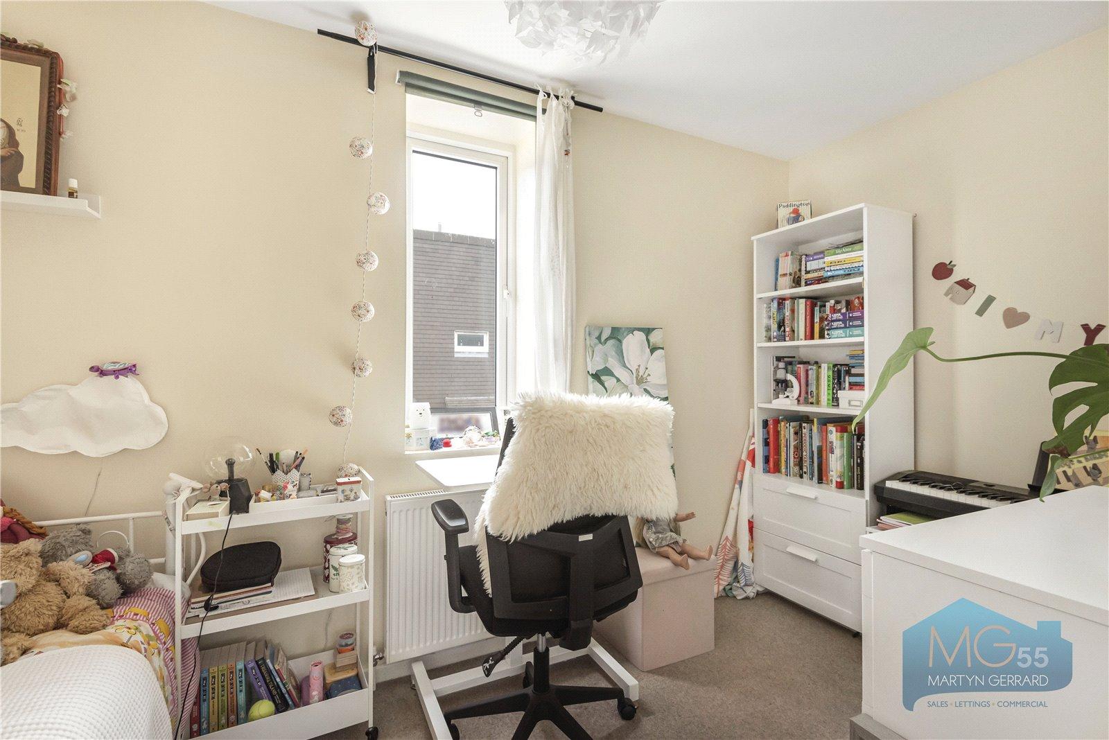 3 bedroom End of Terrace House to rent - Martyn Gerrard
