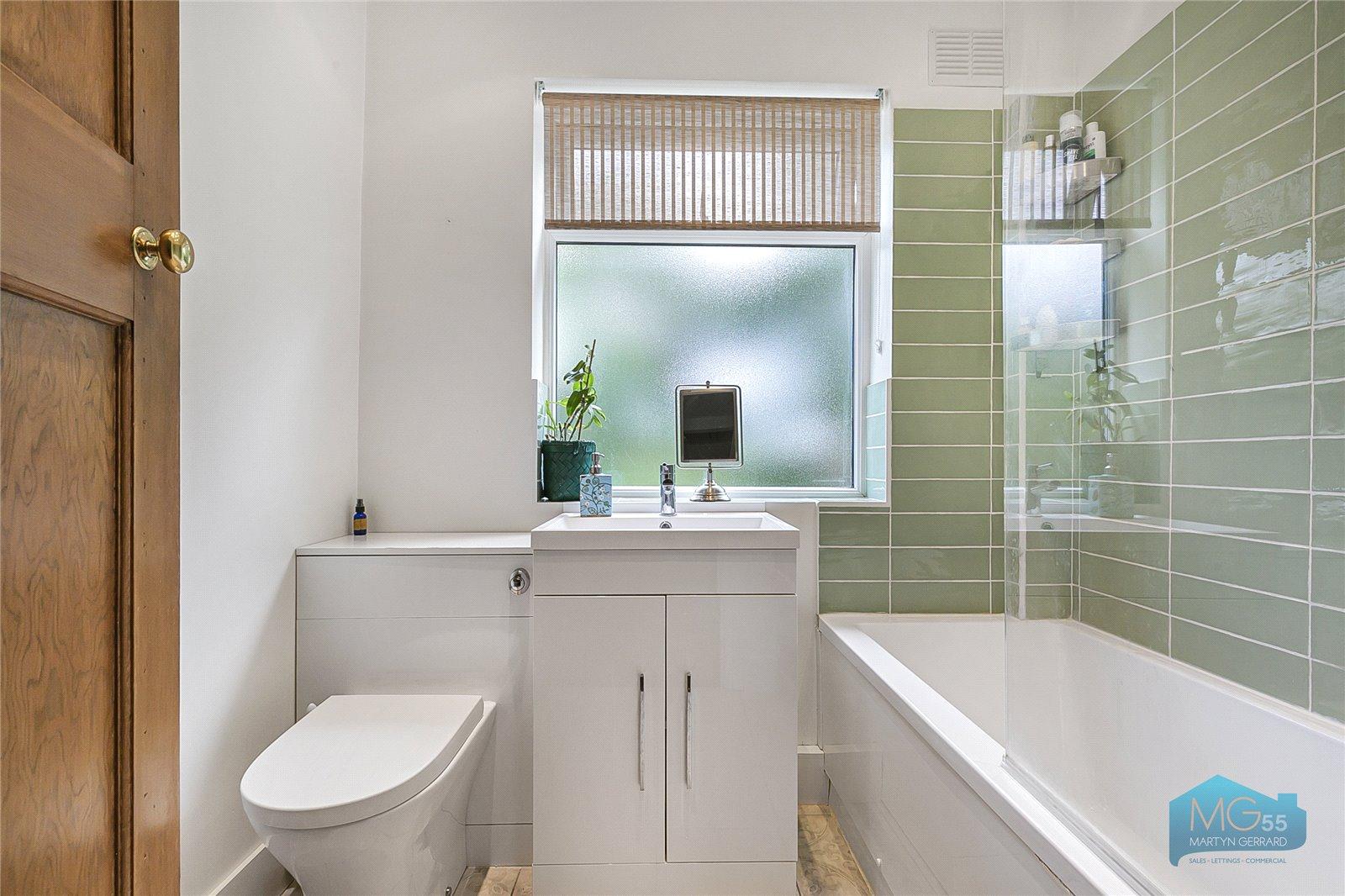 2 bedroom Apartment to rent - Martyn Gerrard