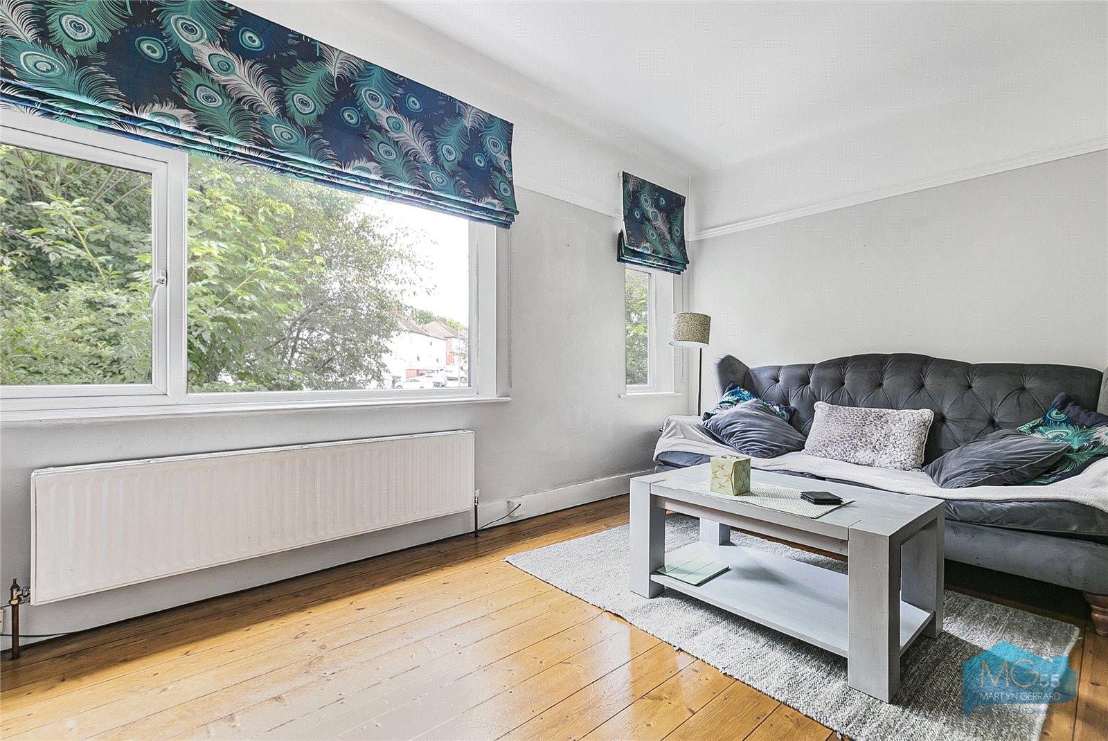 2 bedroom Apartment to rent - Martyn Gerrard