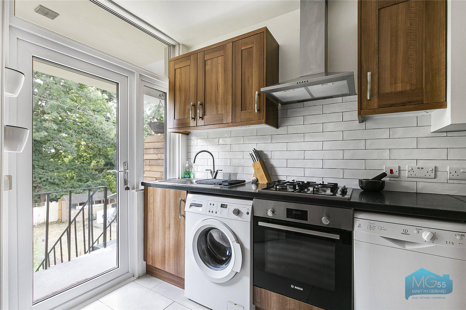 2 bedroom Apartment to rent - Martyn Gerrard