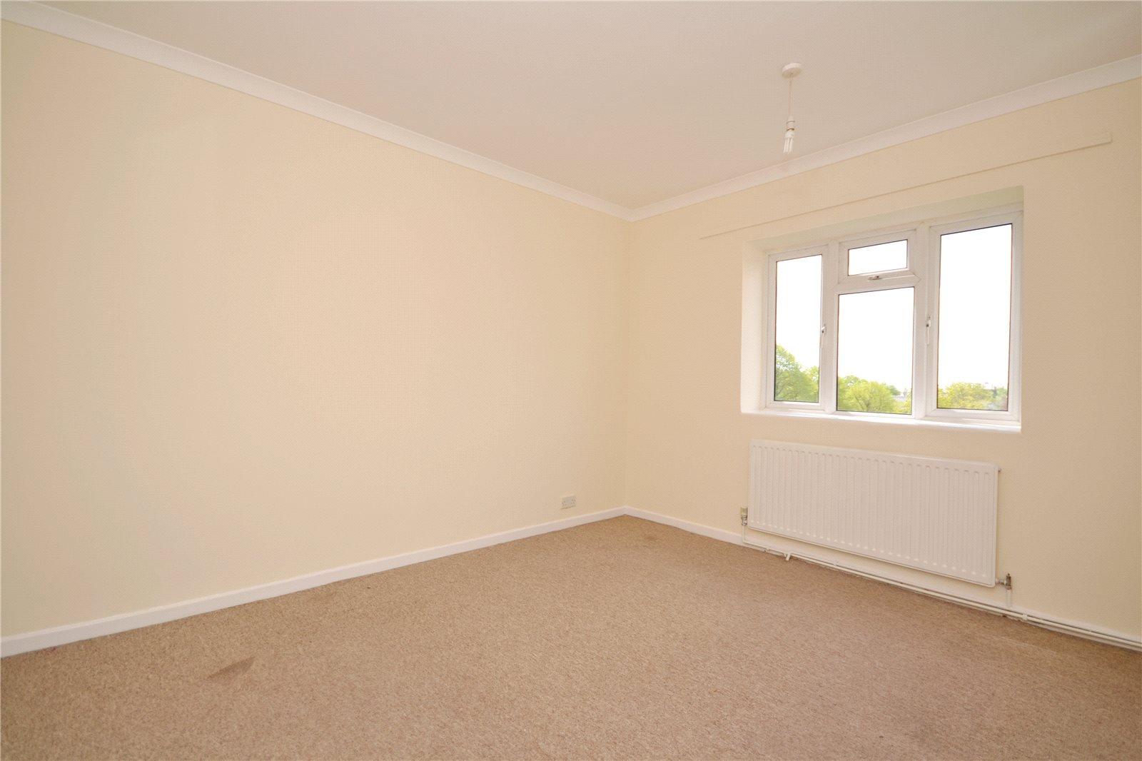 3 bedroom Apartment to rent - Martyn Gerrard