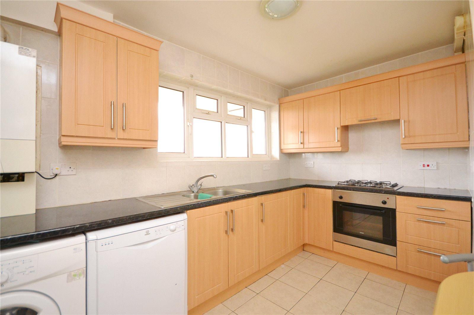 3 bedroom Apartment to rent + ' - Martyn Gerrard