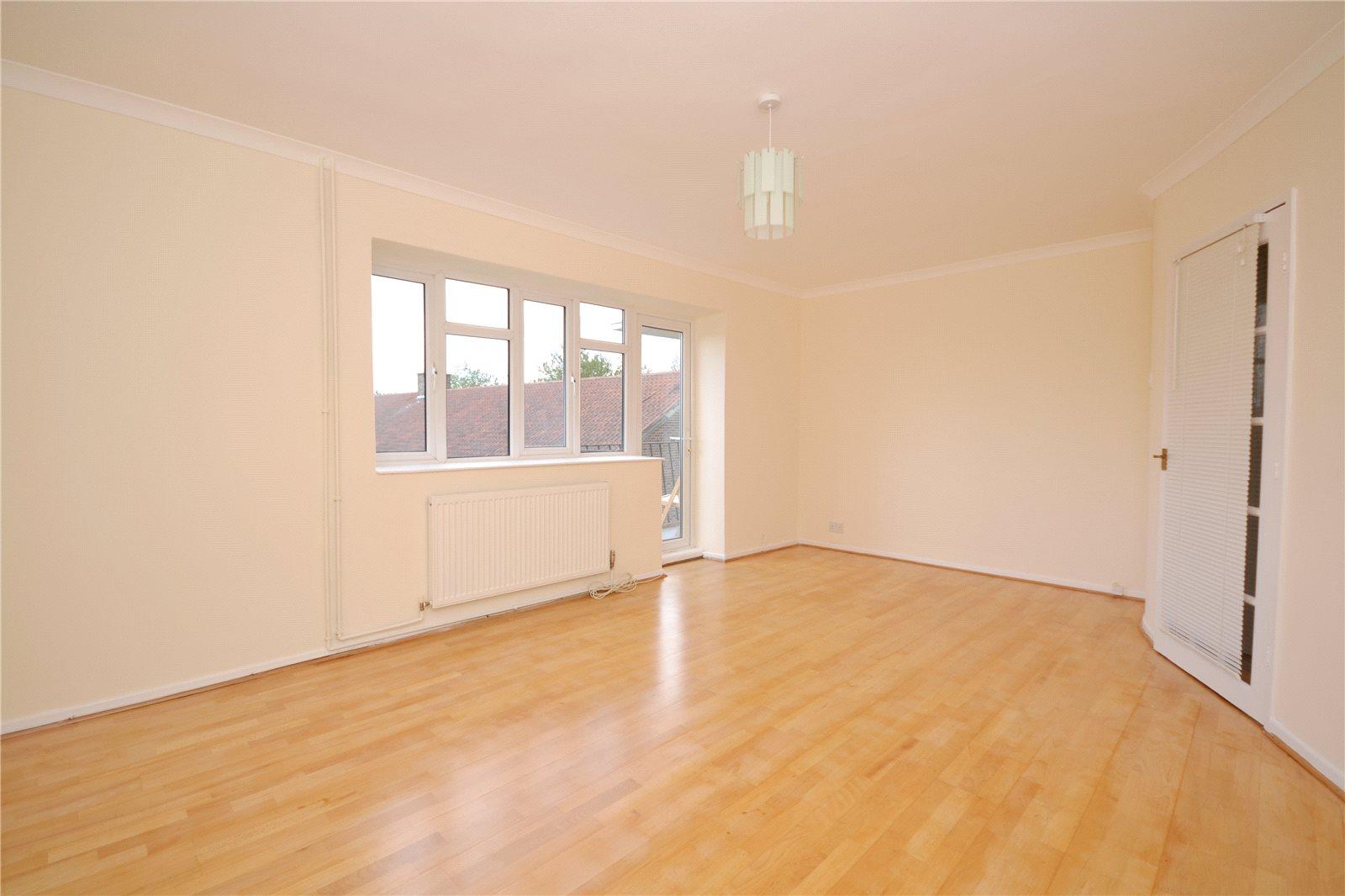 3 bedroom Apartment to rent + ' - Martyn Gerrard