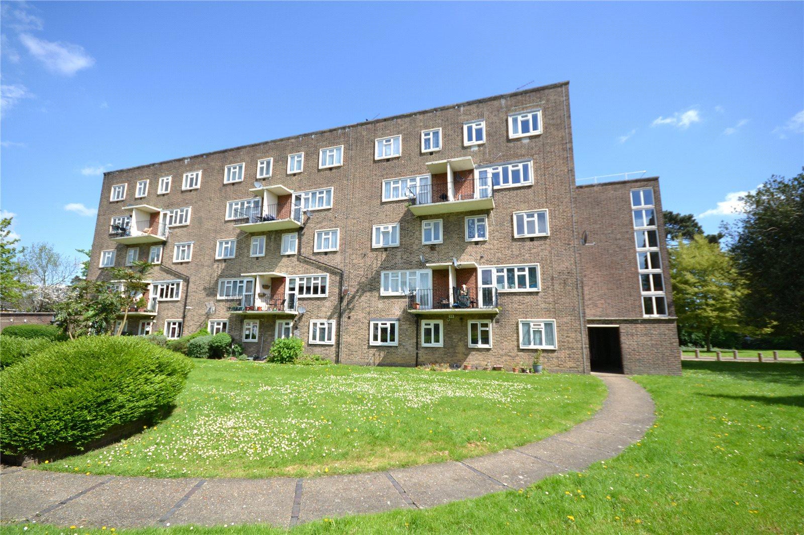 3 bedroom Apartment to rent - Martyn Gerrard