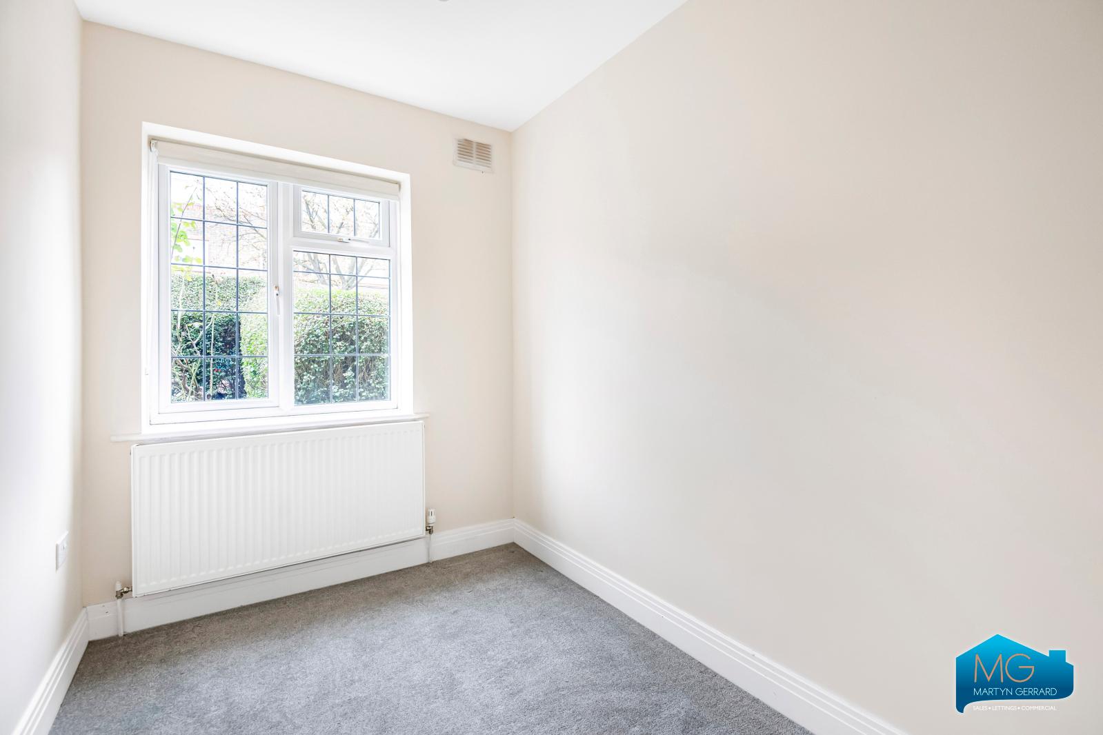 2 bedroom Ground Floor Flat to rent - Martyn Gerrard