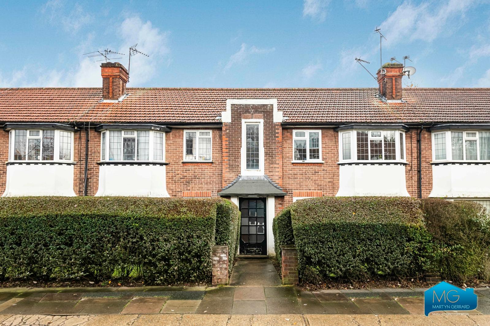 2 bedroom Ground Floor Flat to rent - Martyn Gerrard