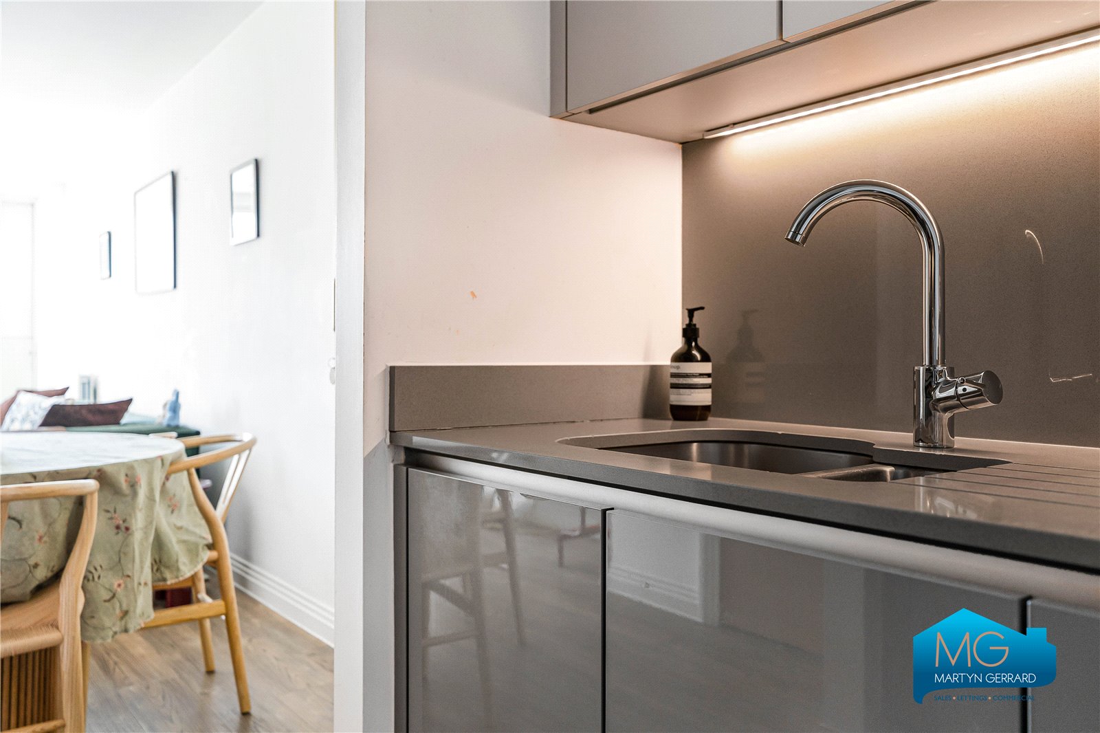 1 bedroom Apartment to rent - Martyn Gerrard