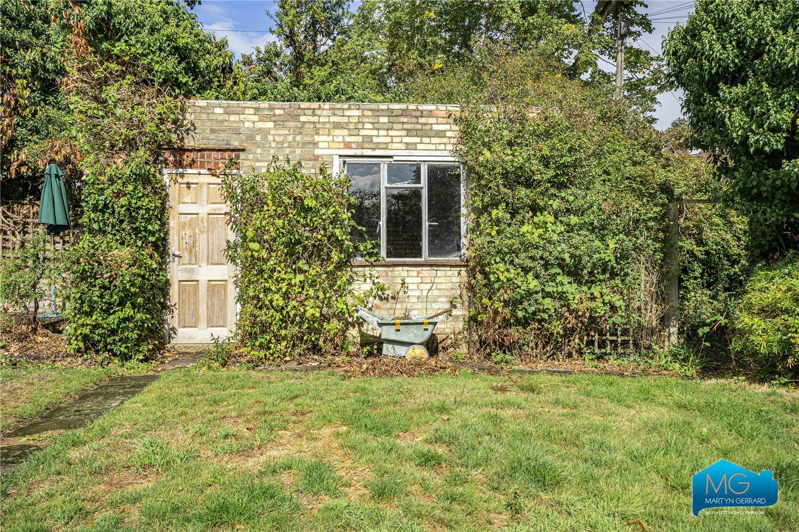 4 bedroom Semi-Detached House to rent - Martyn Gerrard