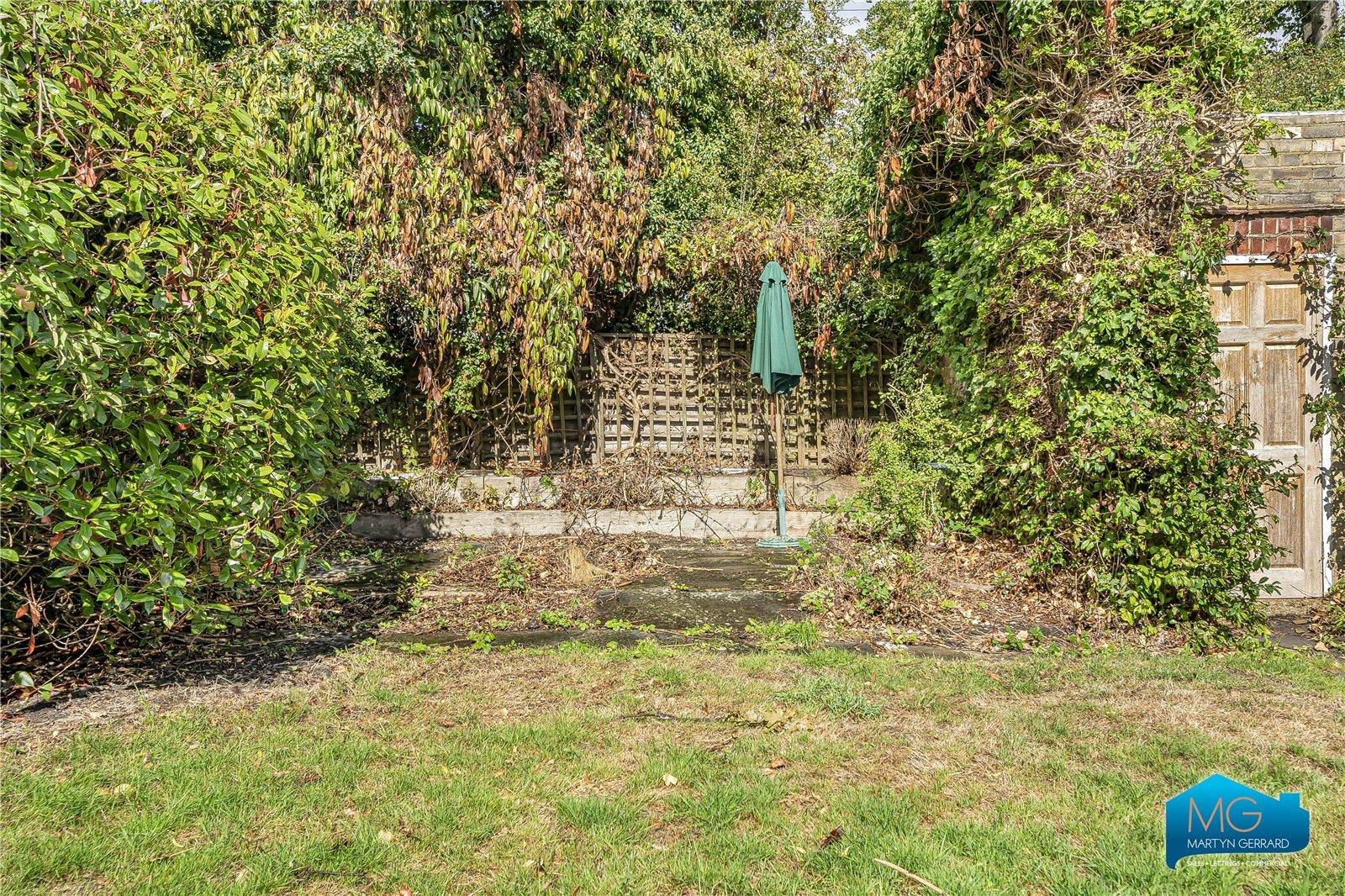 4 bedroom Semi-Detached House to rent - Martyn Gerrard