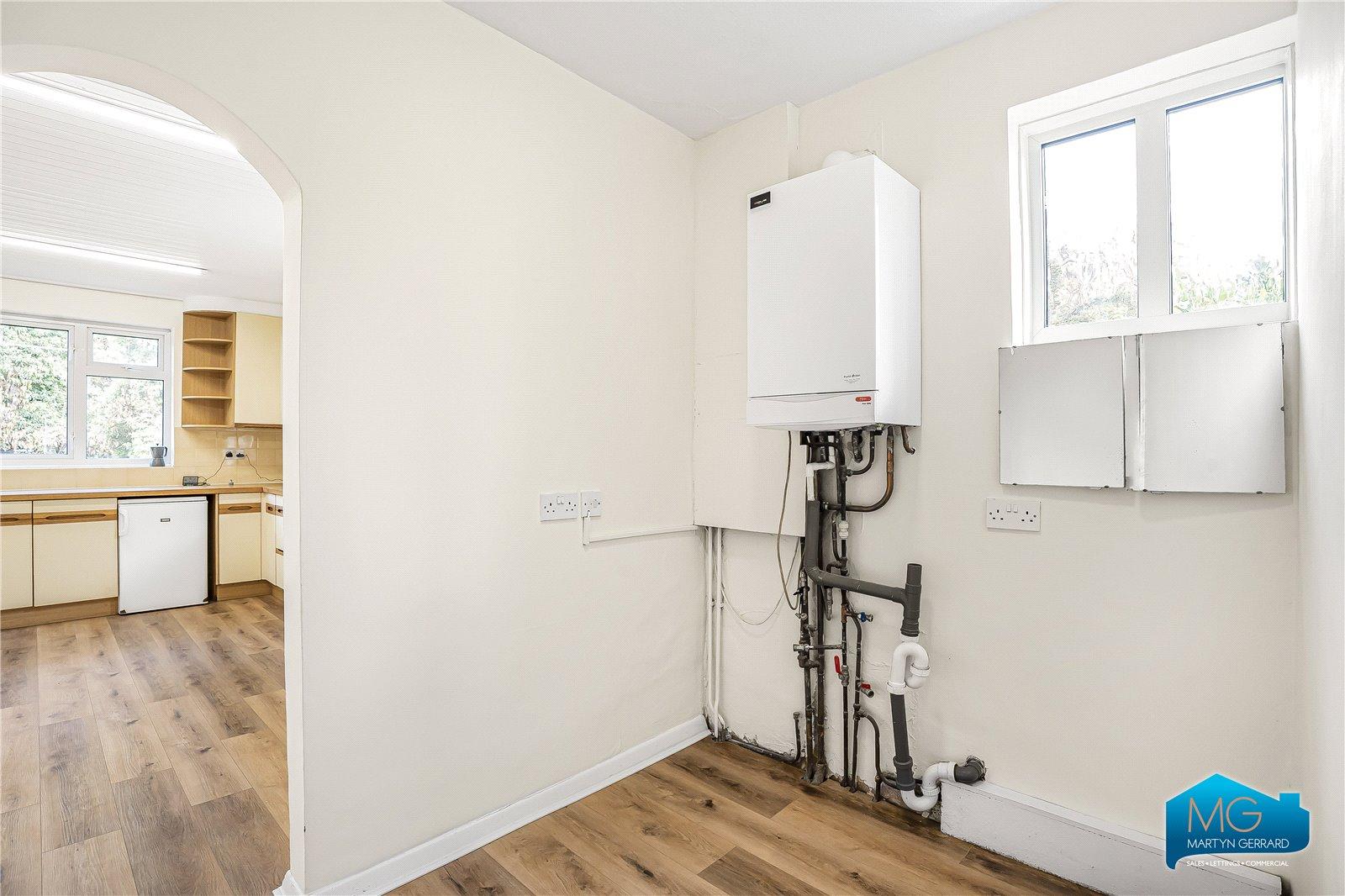 4 bedroom Semi-Detached House to rent - Martyn Gerrard