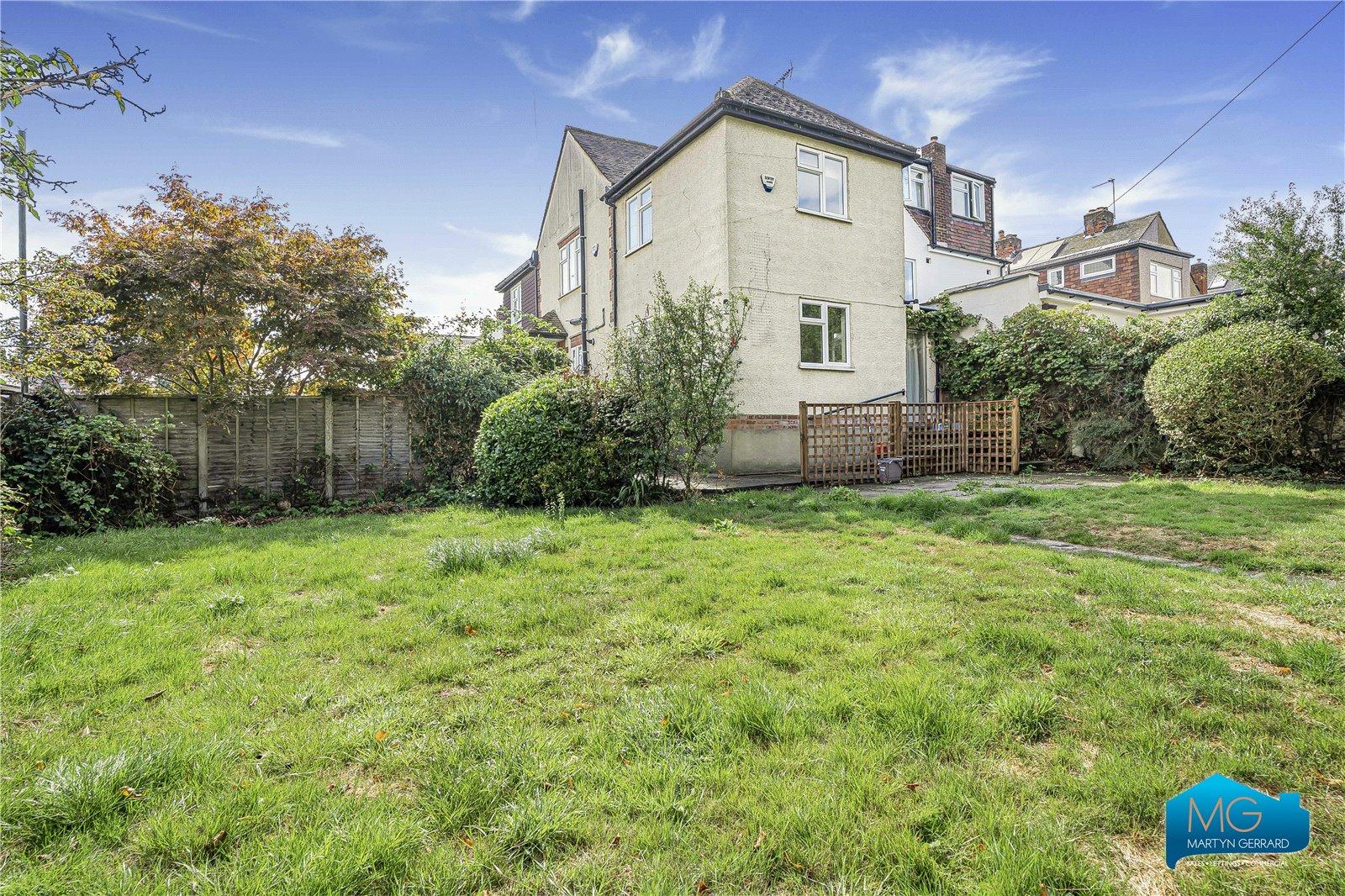 4 bedroom Semi-Detached House to rent - Martyn Gerrard