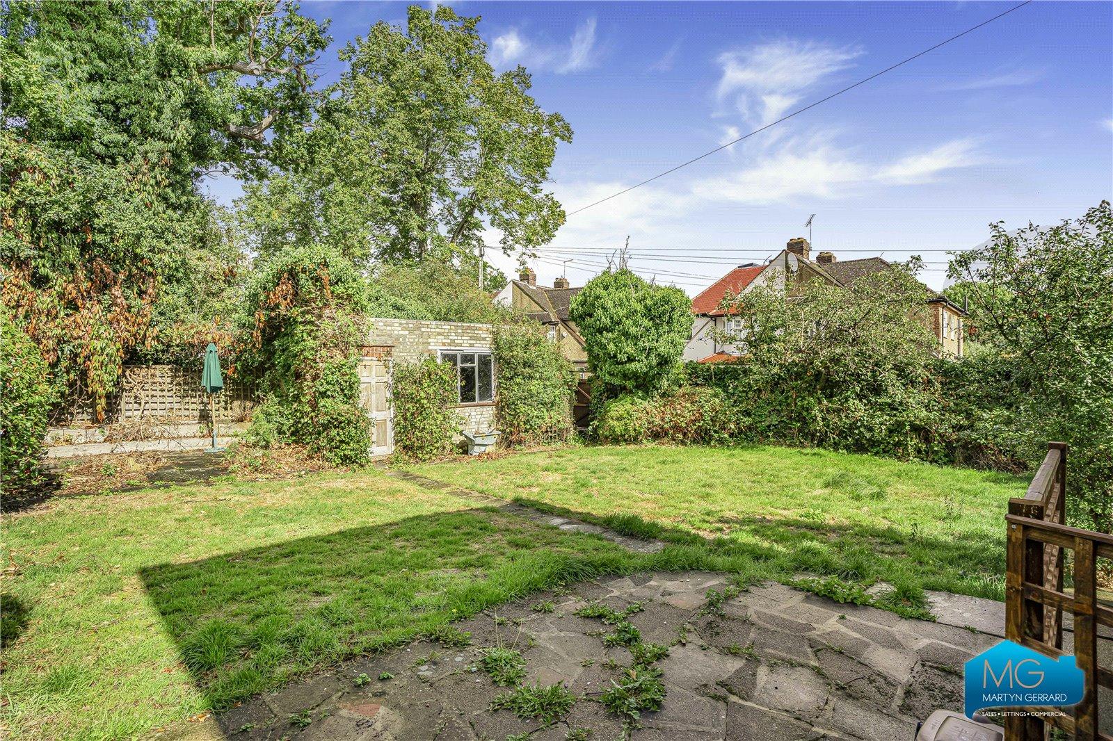 4 bedroom Semi-Detached House to rent - Martyn Gerrard