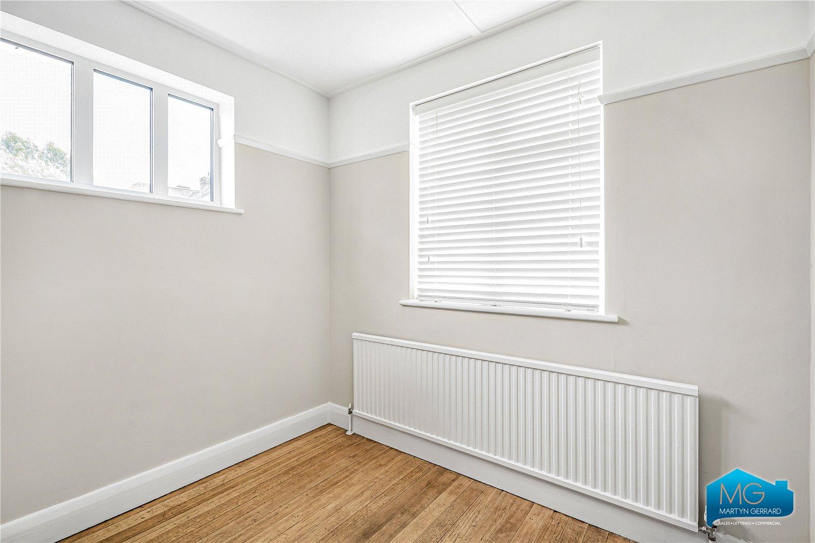 4 bedroom Semi-Detached House to rent - Martyn Gerrard