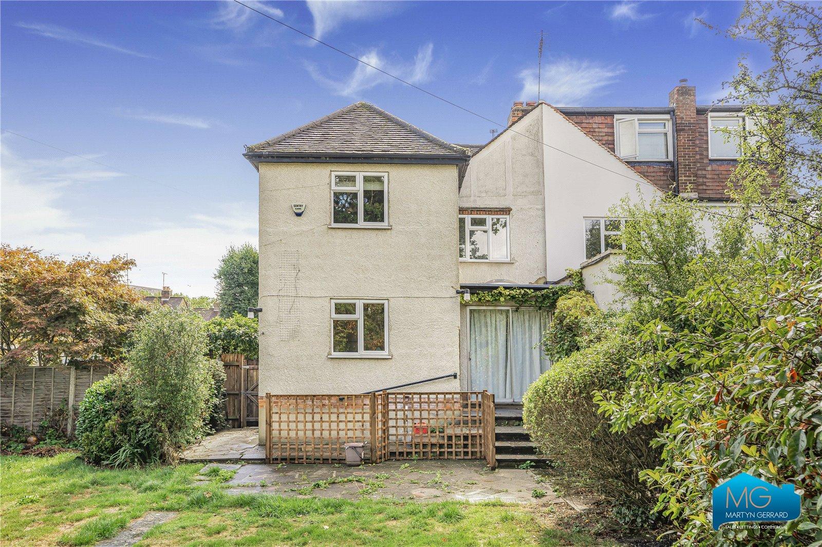 4 bedroom Semi-Detached House to rent - Martyn Gerrard