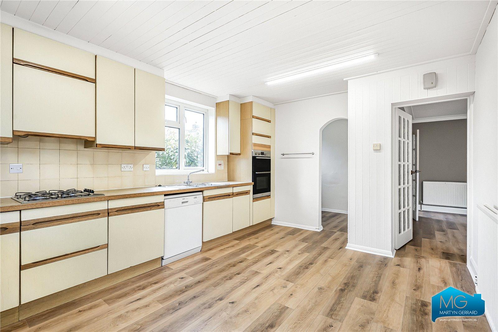 4 bedroom Semi-Detached House to rent - Martyn Gerrard