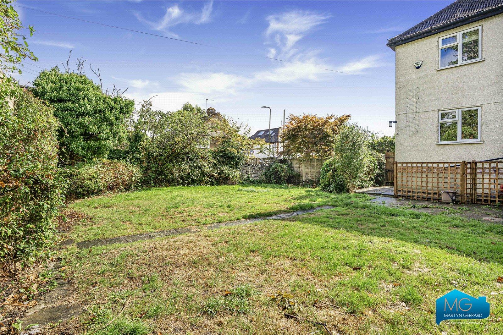 4 bedroom Semi-Detached House to rent - Martyn Gerrard