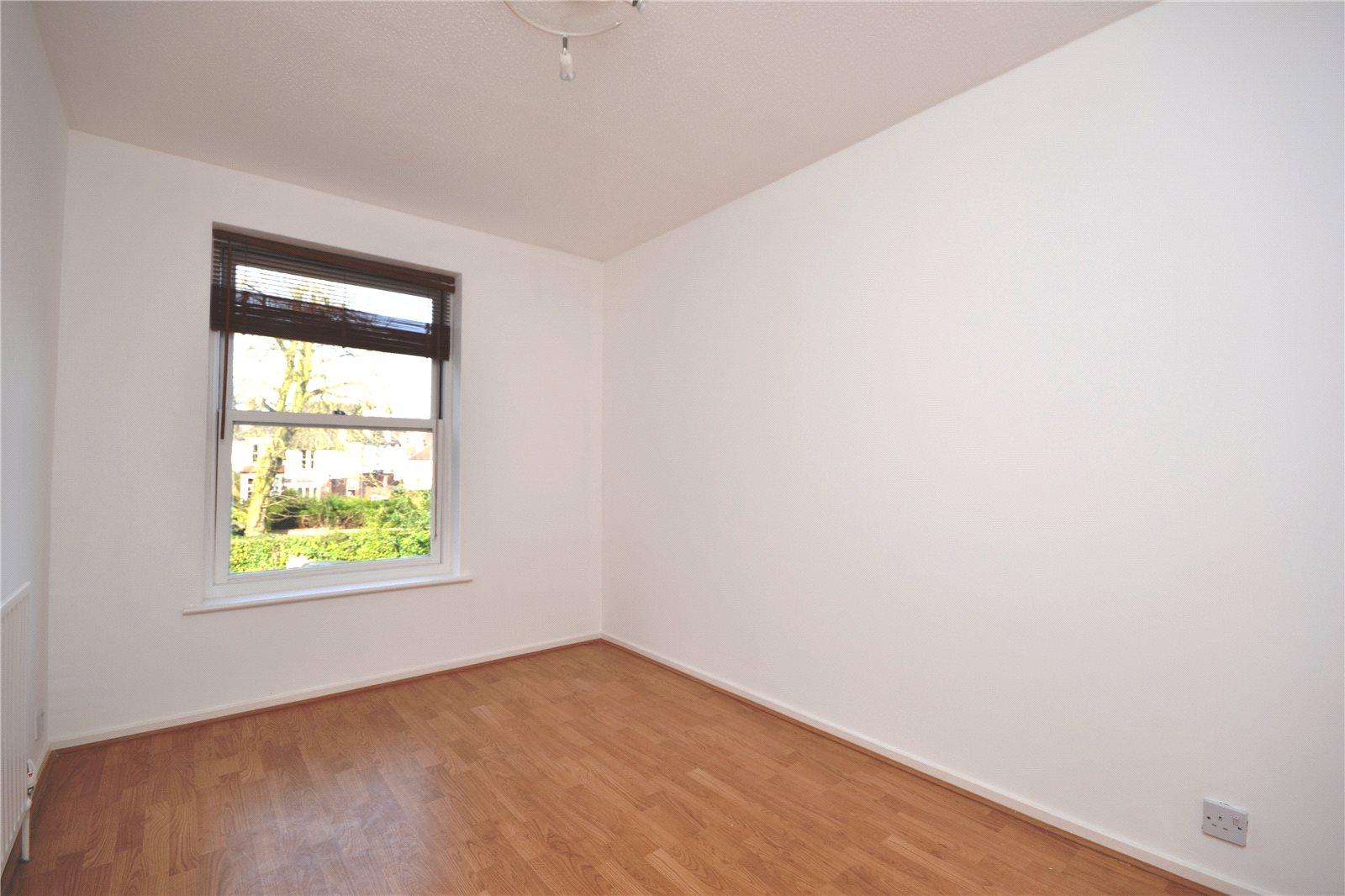 2 bedroom Apartment to rent - Martyn Gerrard