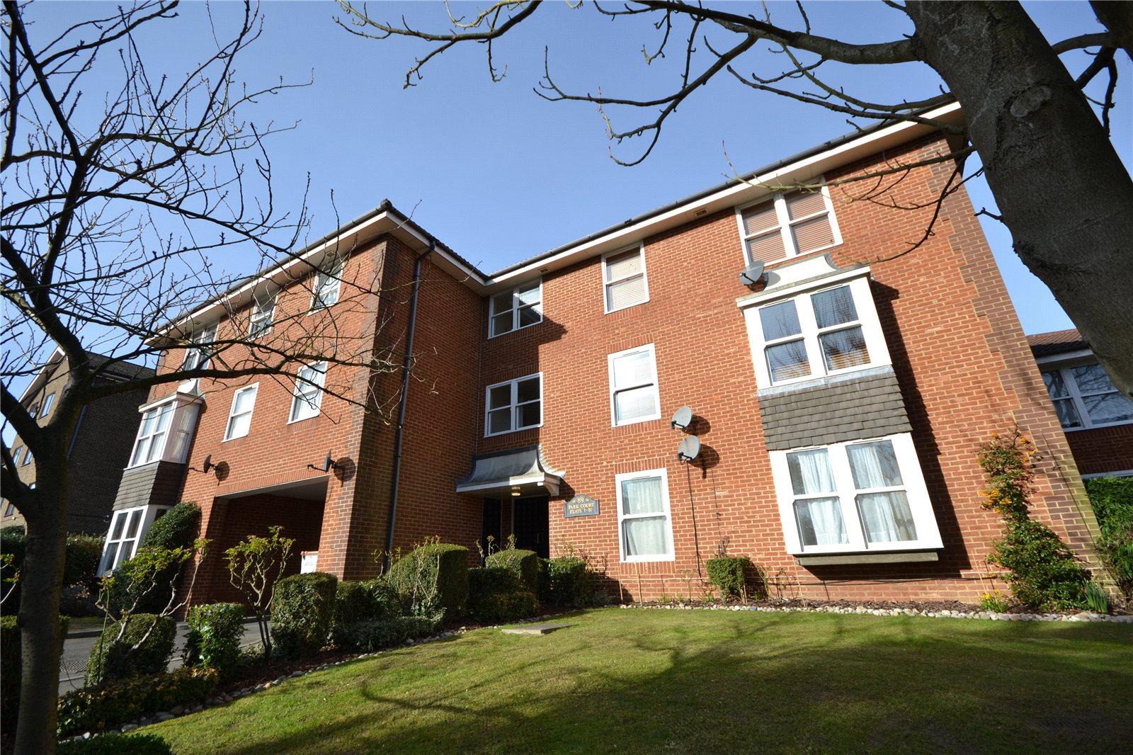 2 bedroom Apartment to rent - Martyn Gerrard
