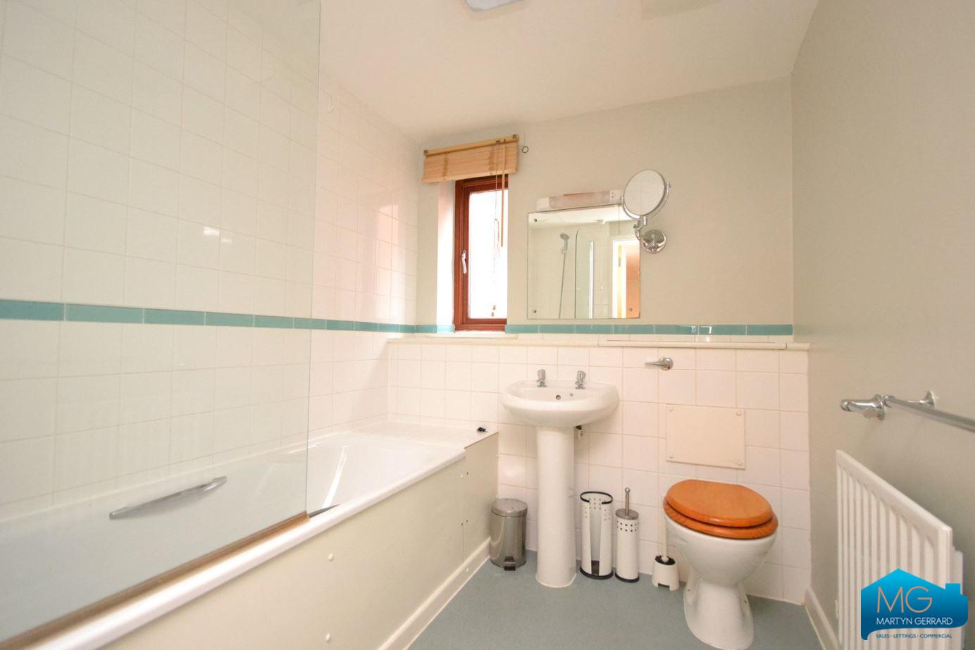 2 bedroom Apartment to rent - Martyn Gerrard