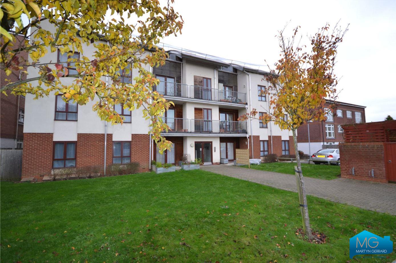 2 bedroom Apartment to rent - Martyn Gerrard