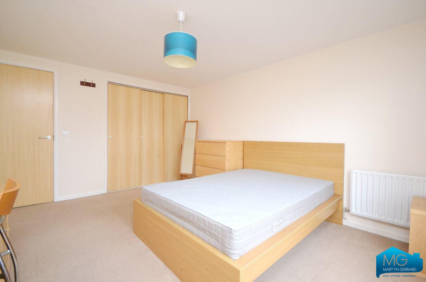 2 bedroom Apartment to rent - Martyn Gerrard
