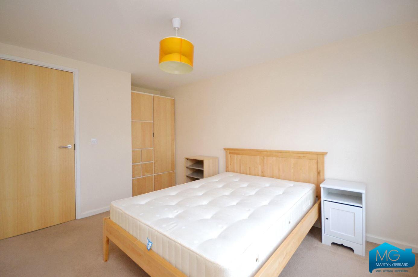 2 bedroom Apartment to rent - Martyn Gerrard