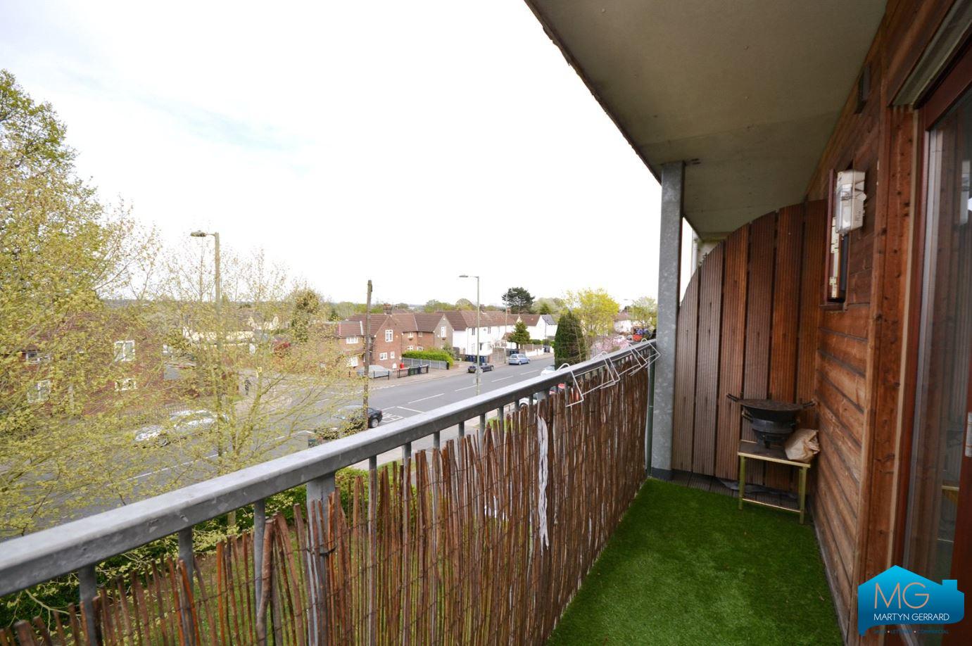 2 bedroom Apartment to rent - Martyn Gerrard