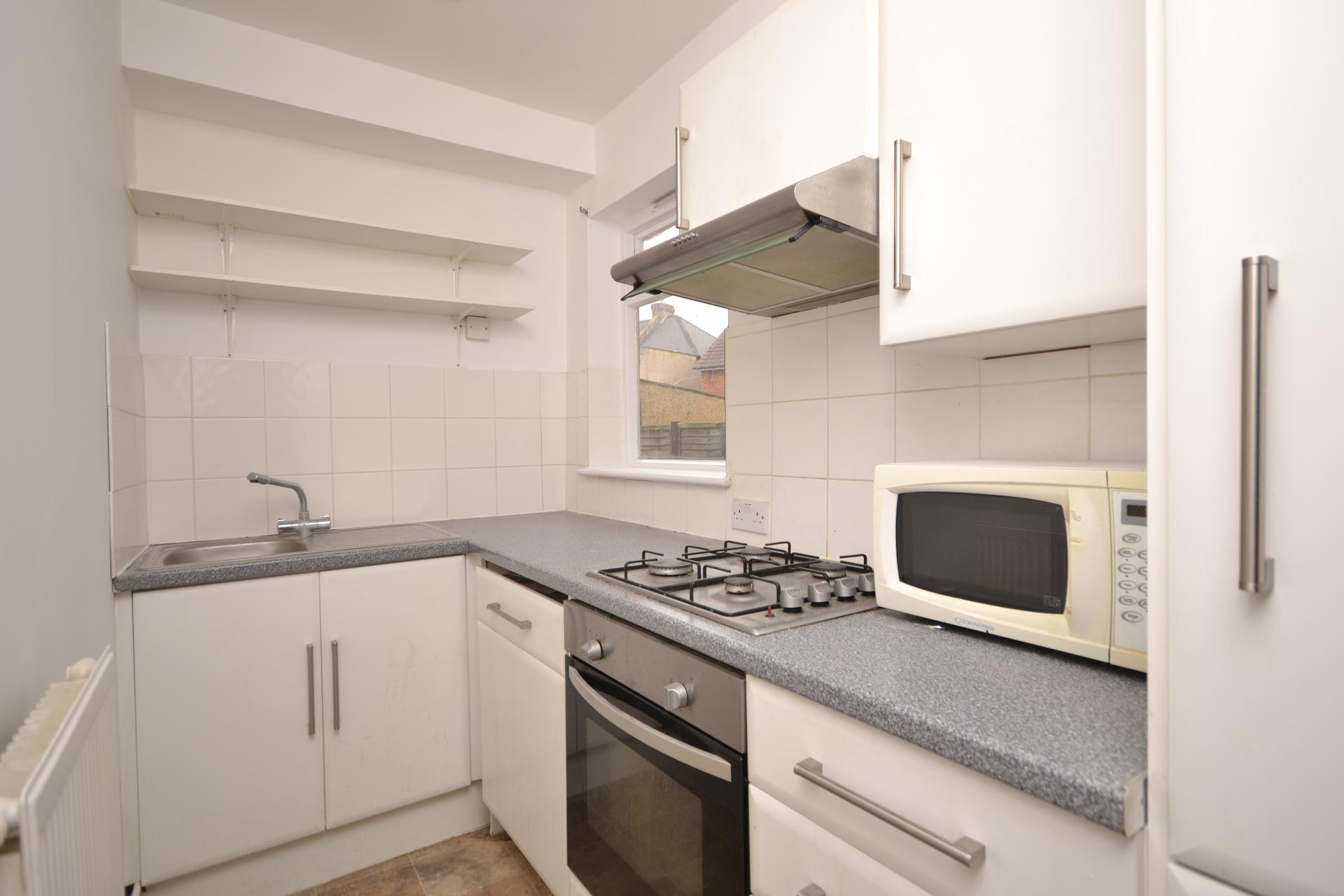 2 bedroom Ground Floor Flat to rent - Martyn Gerrard