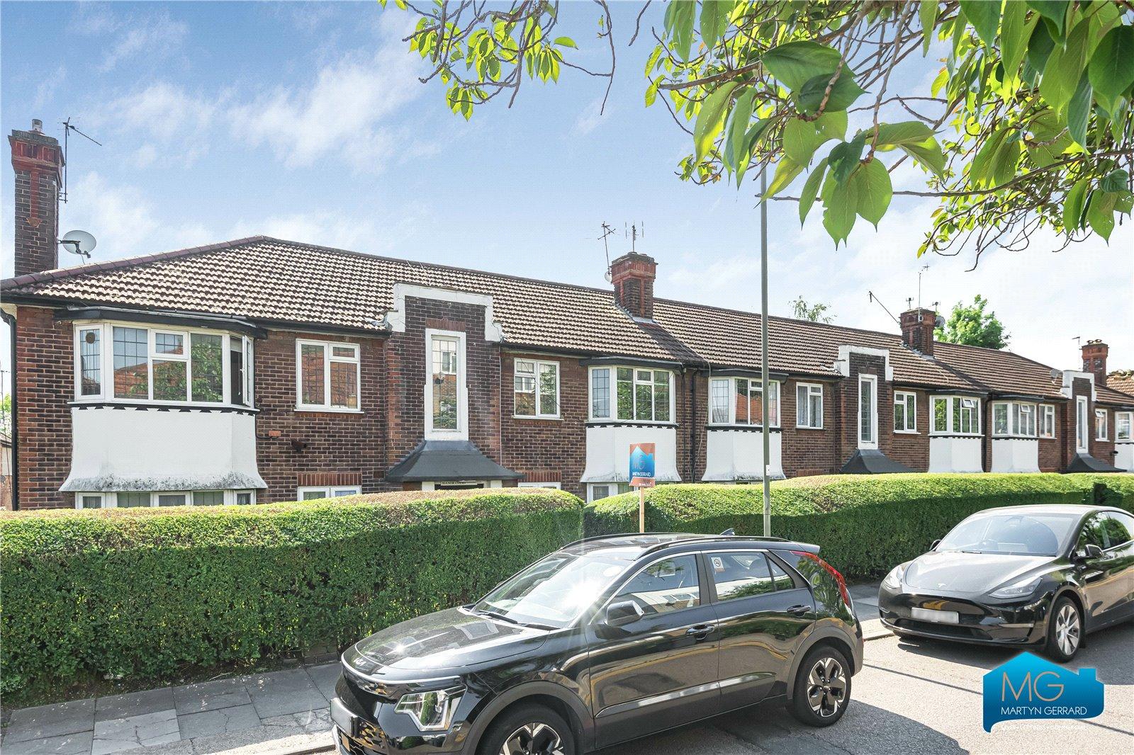 2 bedroom Ground Floor Flat to rent - Martyn Gerrard