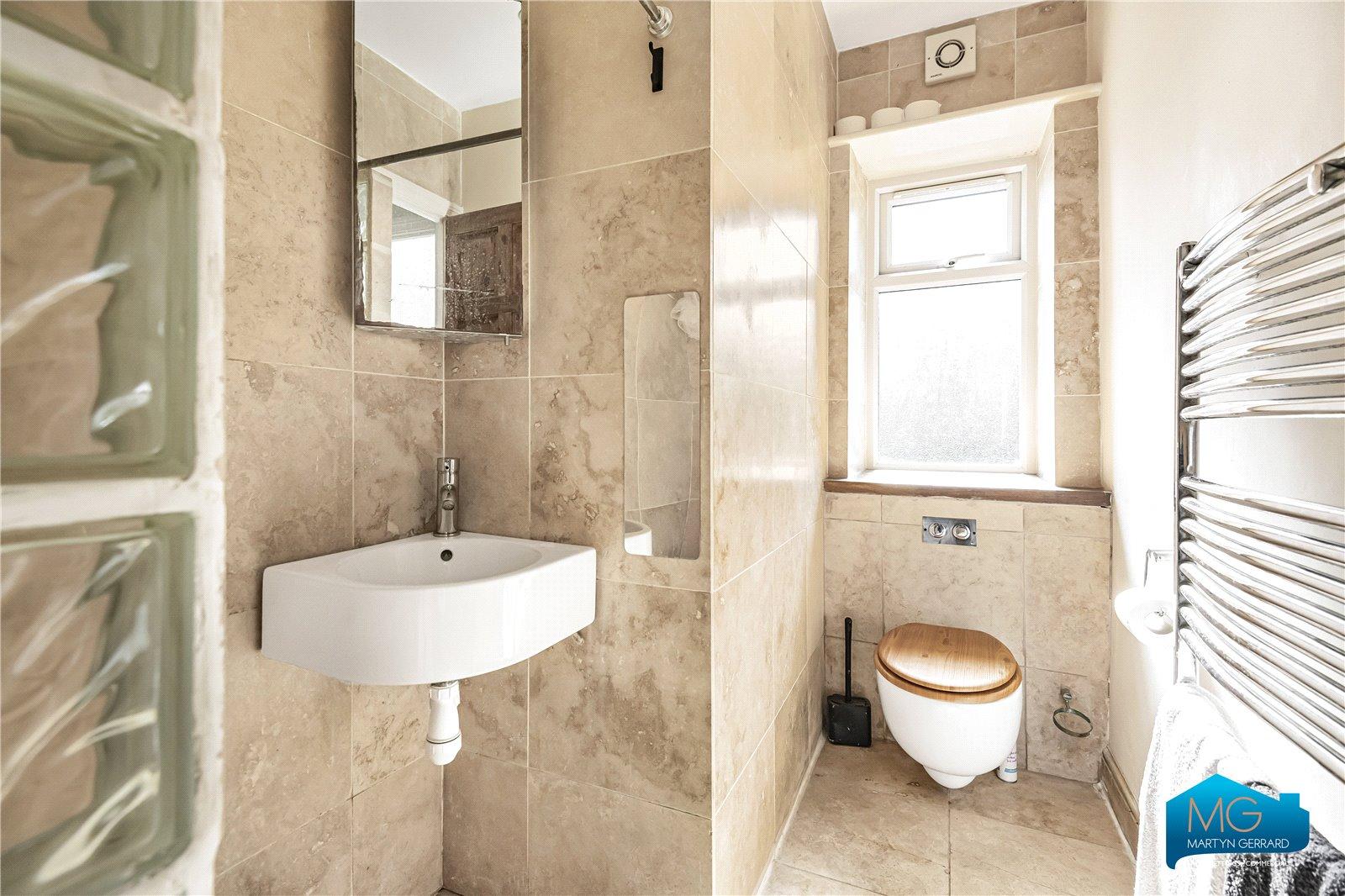 2 bedroom Ground Floor Flat to rent - Martyn Gerrard