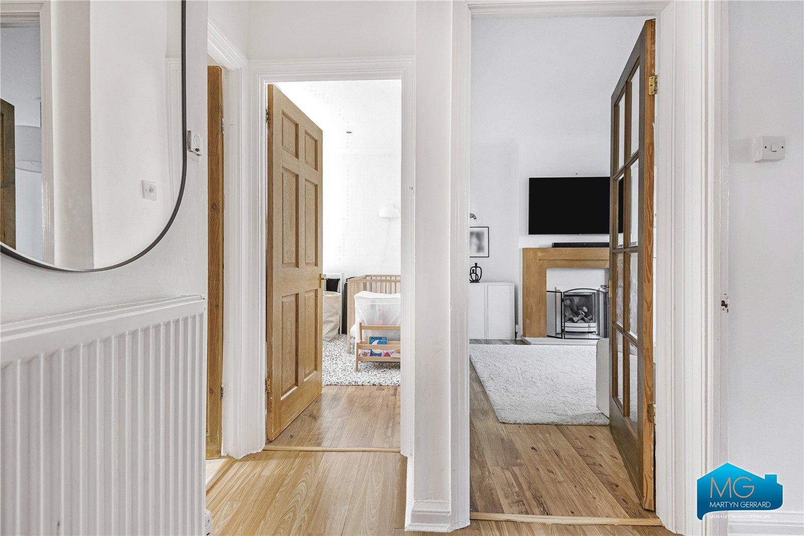 2 bedroom Ground Floor Flat to rent - Martyn Gerrard