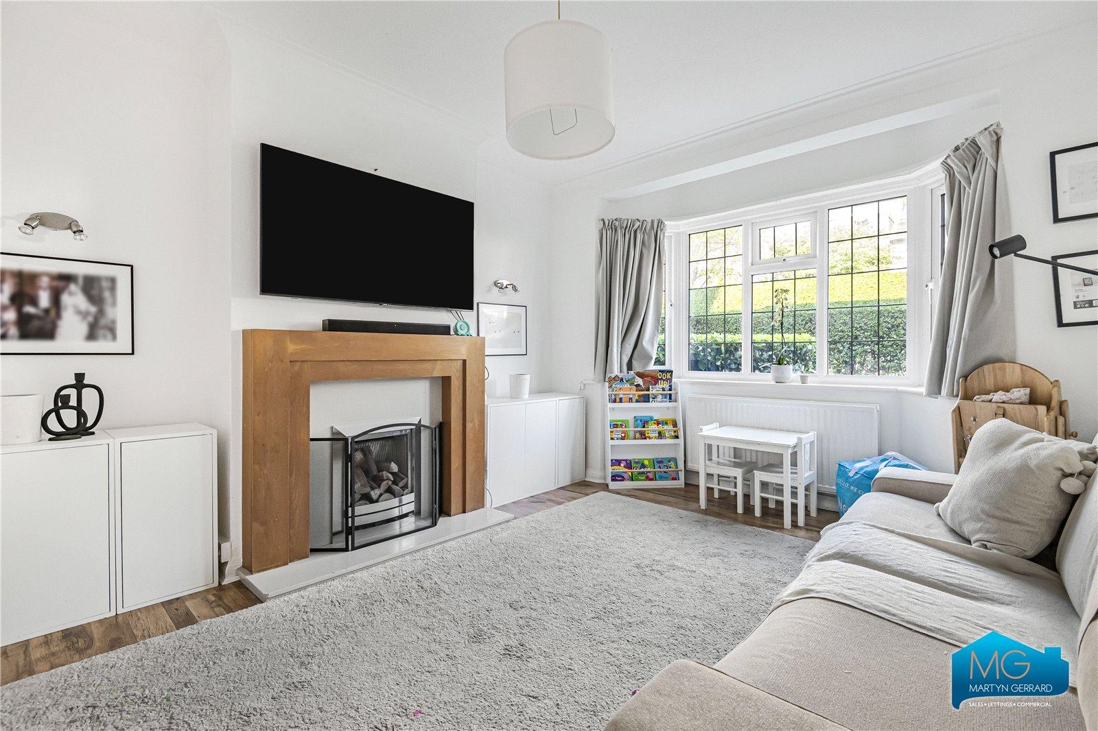 2 bedroom Ground Floor Flat to rent - Martyn Gerrard
