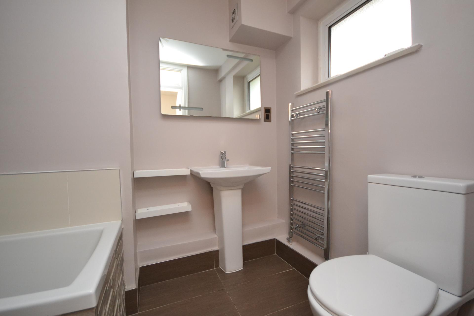 2 bedroom Ground Floor Flat to rent - Martyn Gerrard