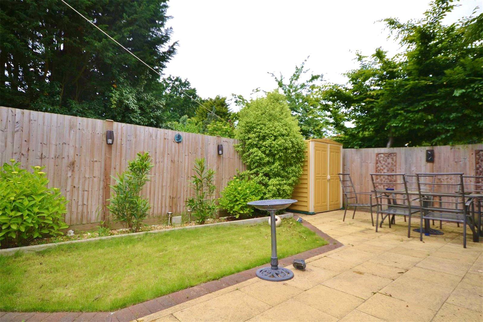 2 bedroom Ground Floor Flat to rent - Martyn Gerrard