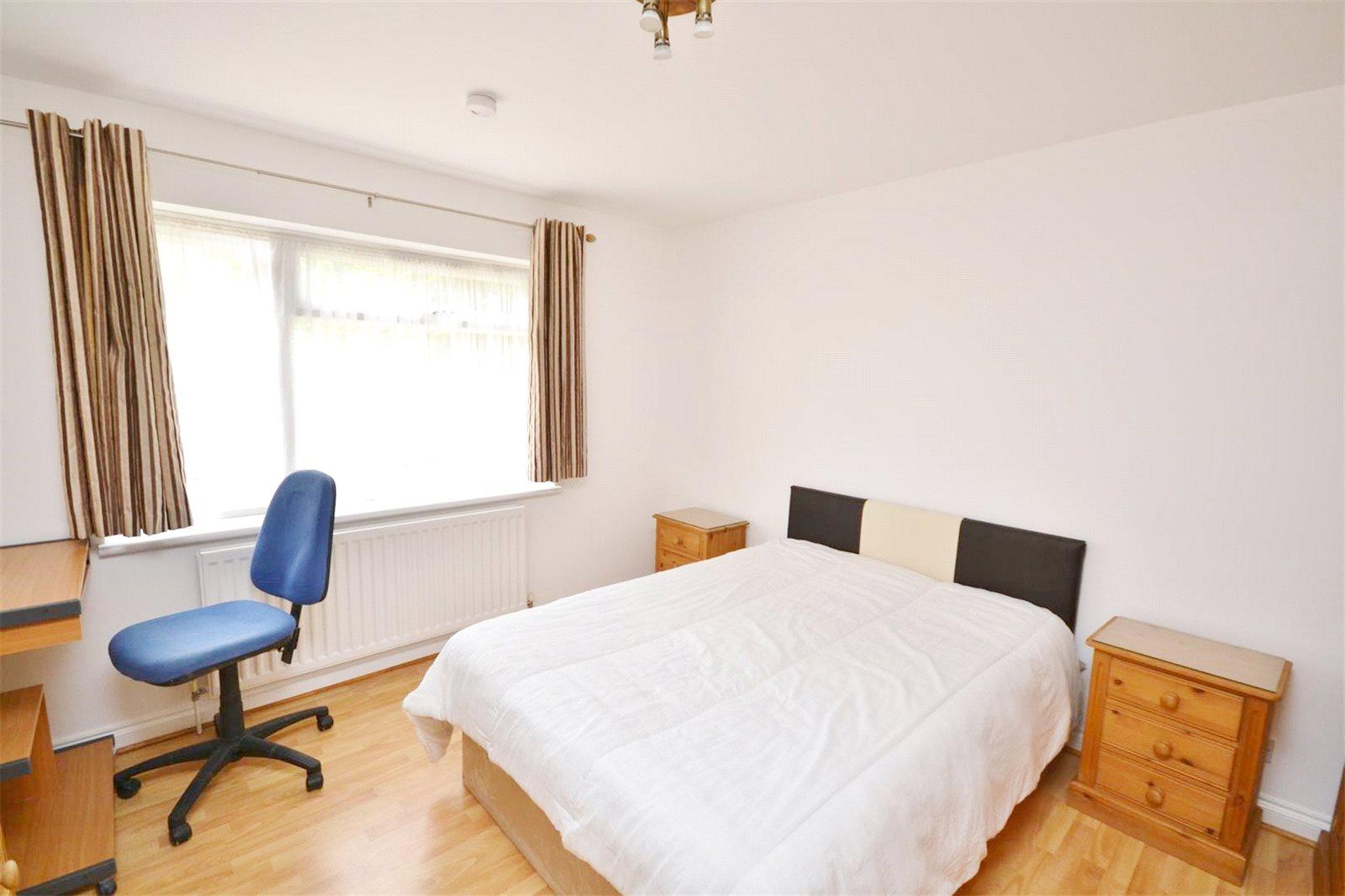 2 bedroom Ground Floor Flat to rent - Martyn Gerrard