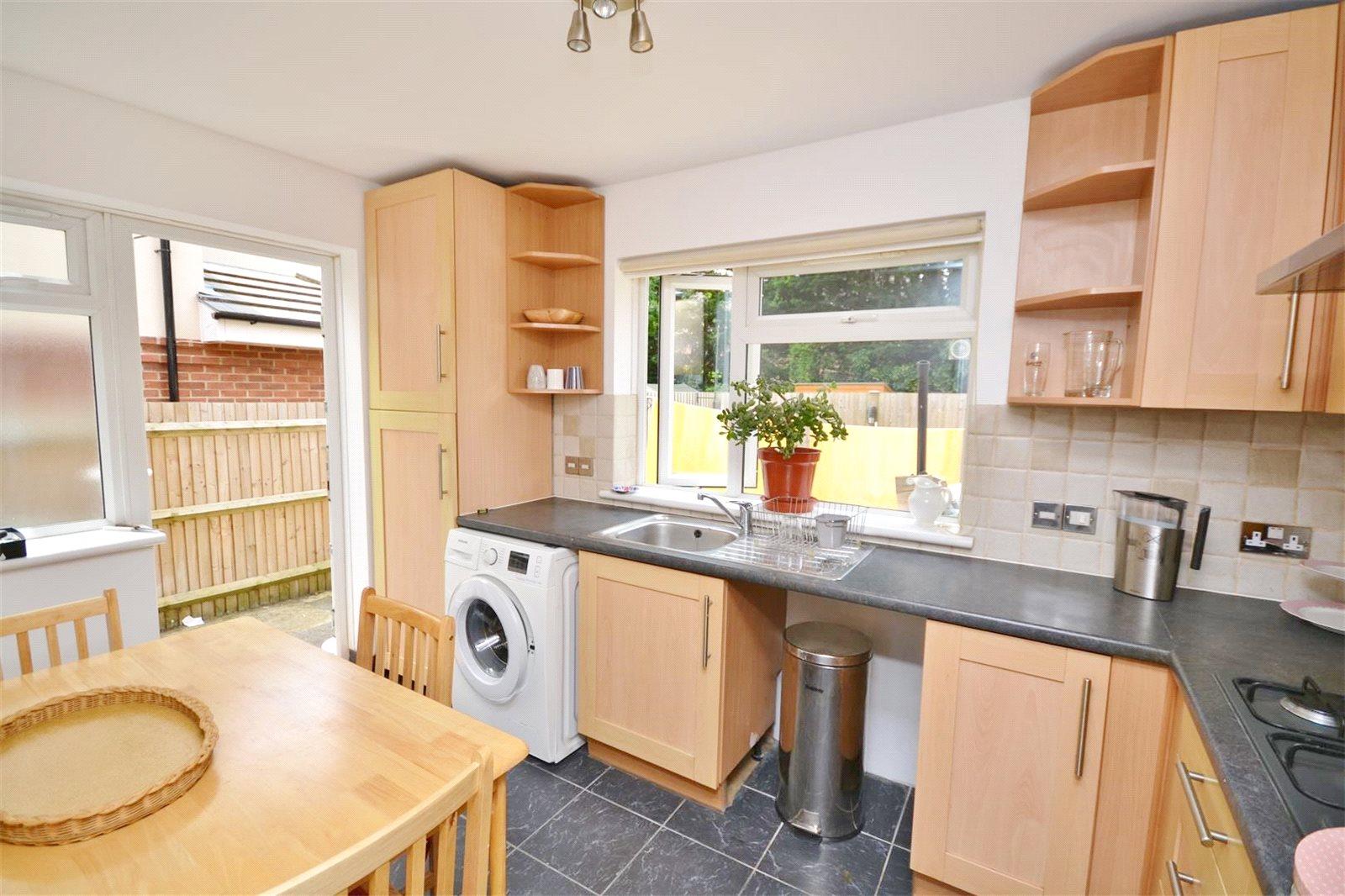 2 bedroom Ground Floor Flat to rent - Martyn Gerrard